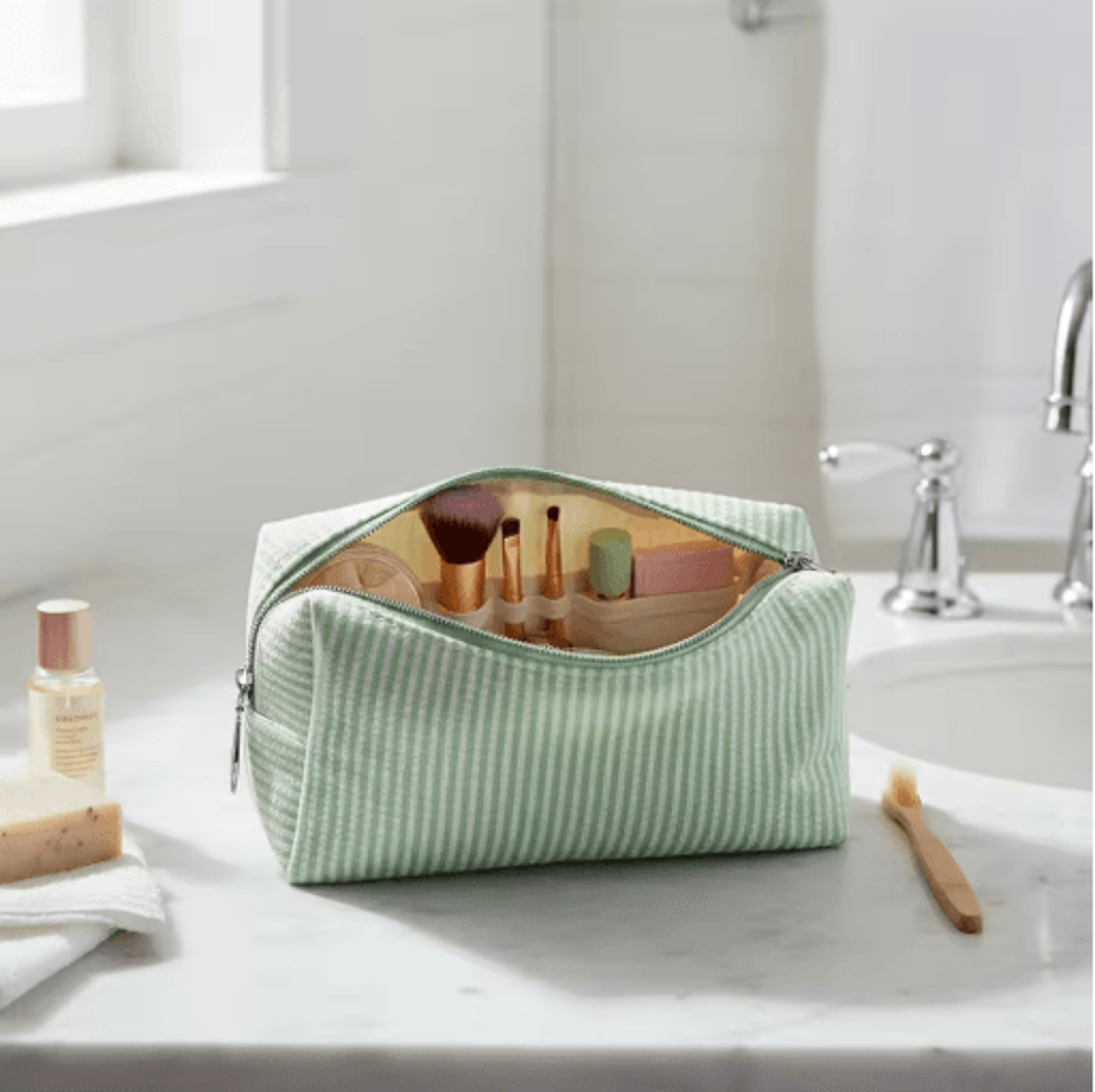 Striped Embroidery Makeup Bag Waterproof Travel Toiletry Organizer With Bubble Print 11