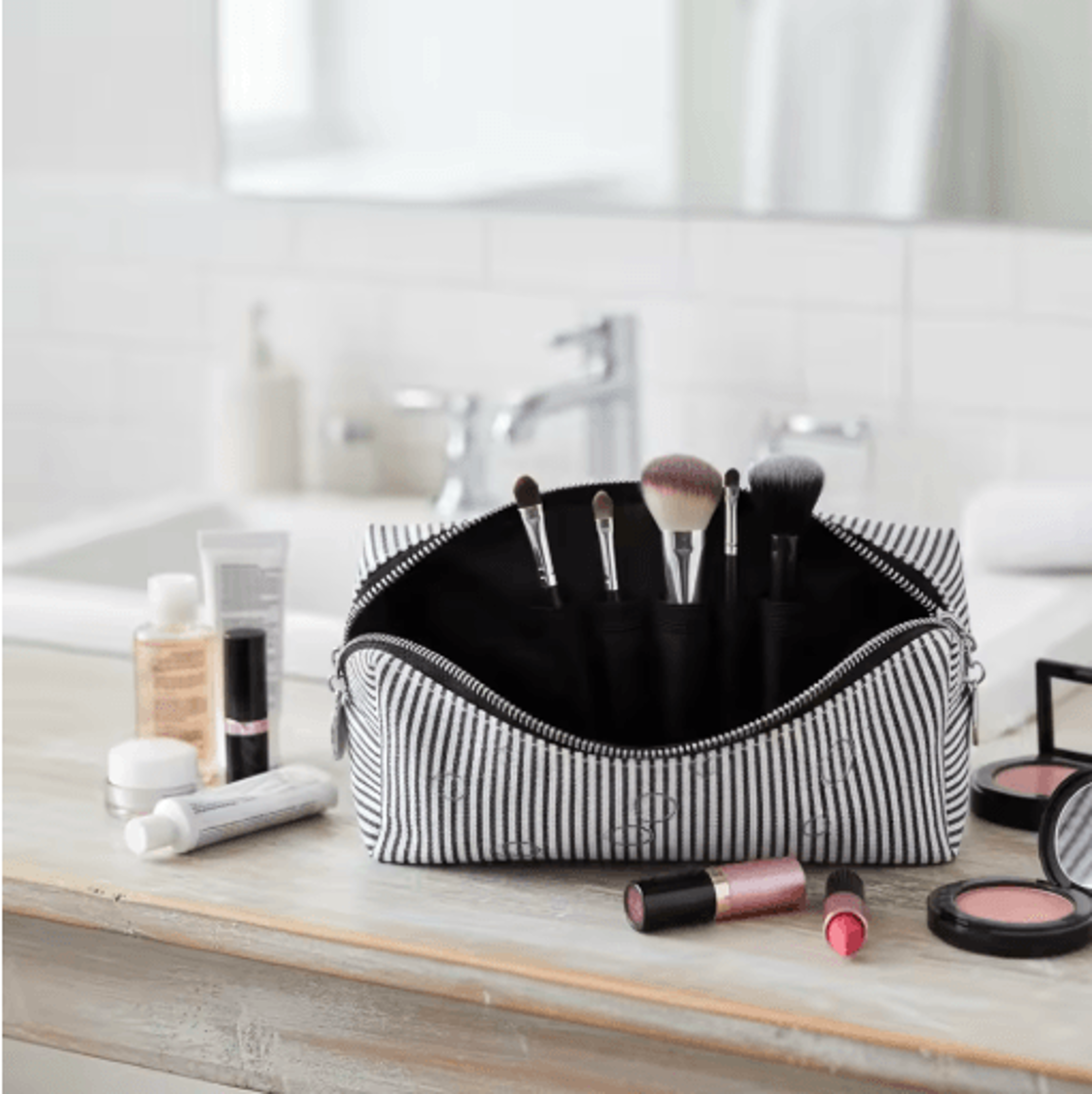 Striped Embroidery Makeup Bag Waterproof Travel Toiletry Organizer With Bubble Print 12