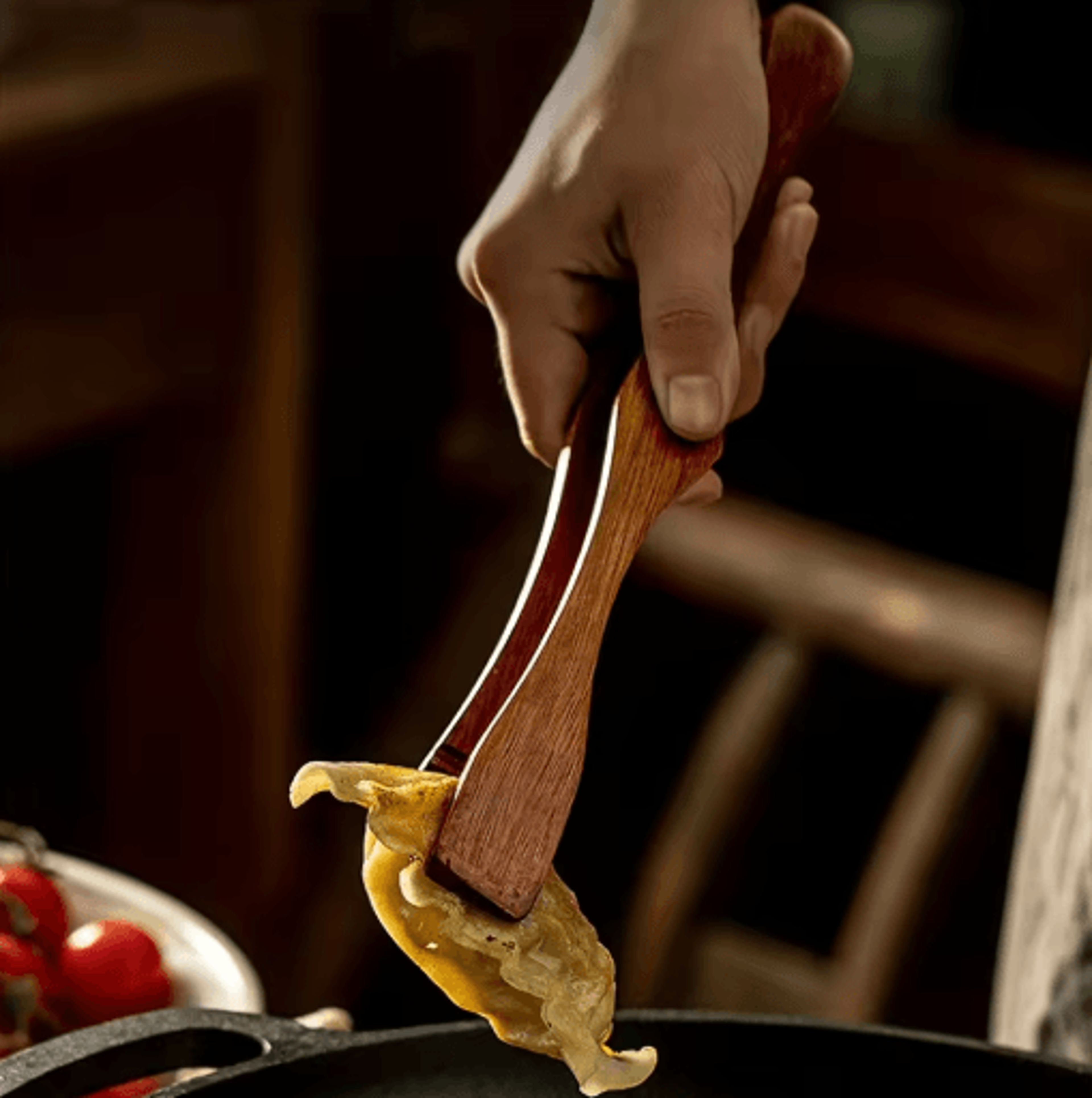 Heat Resistant Wooden Tongs Natural Cooking And BBQ Tongs For Tea Steak And Kitchen Use 0