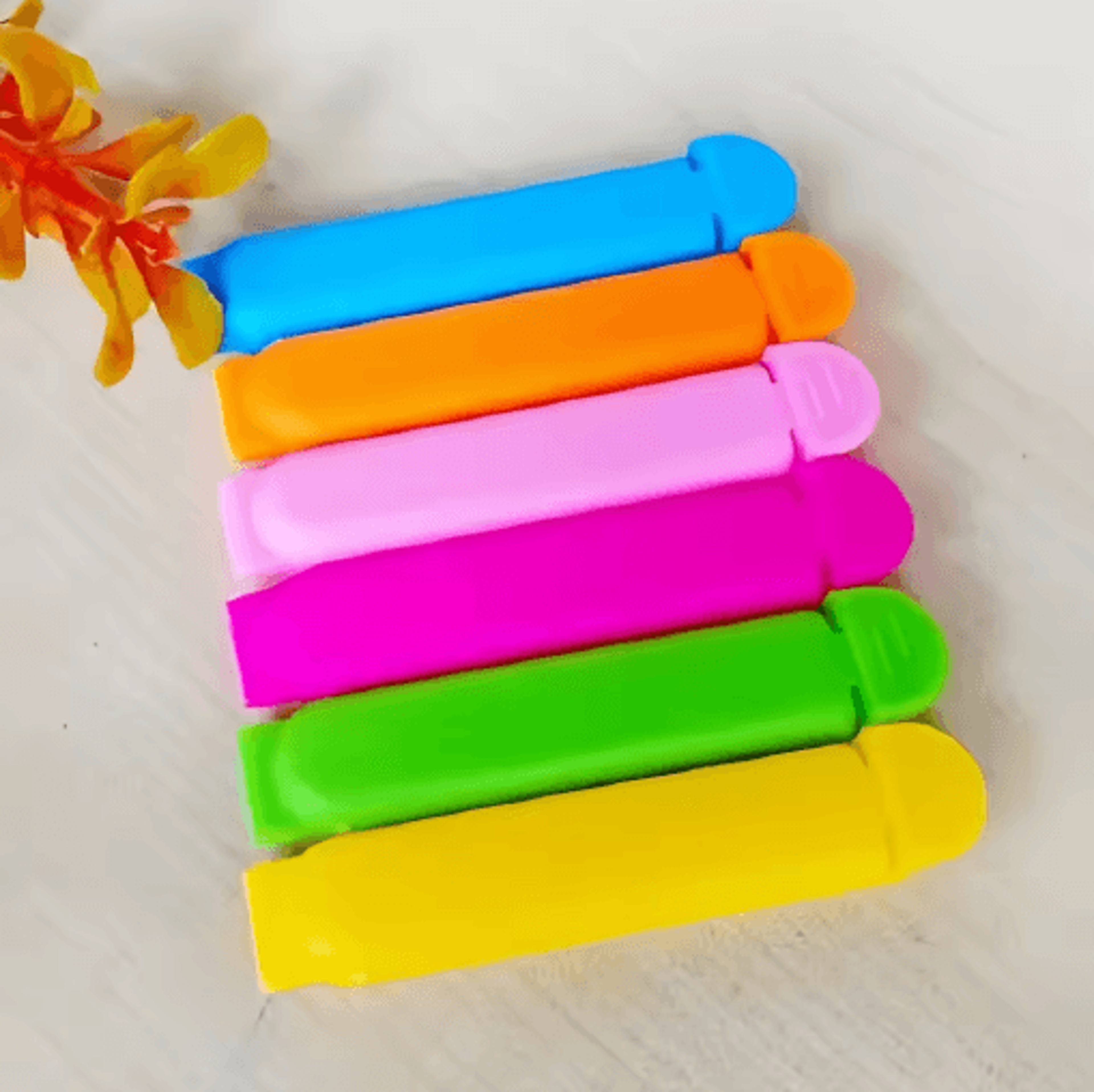 12PCS Food Bag Clips Set Portable Kitchen Sealing Clips For Snacks And Storage 1