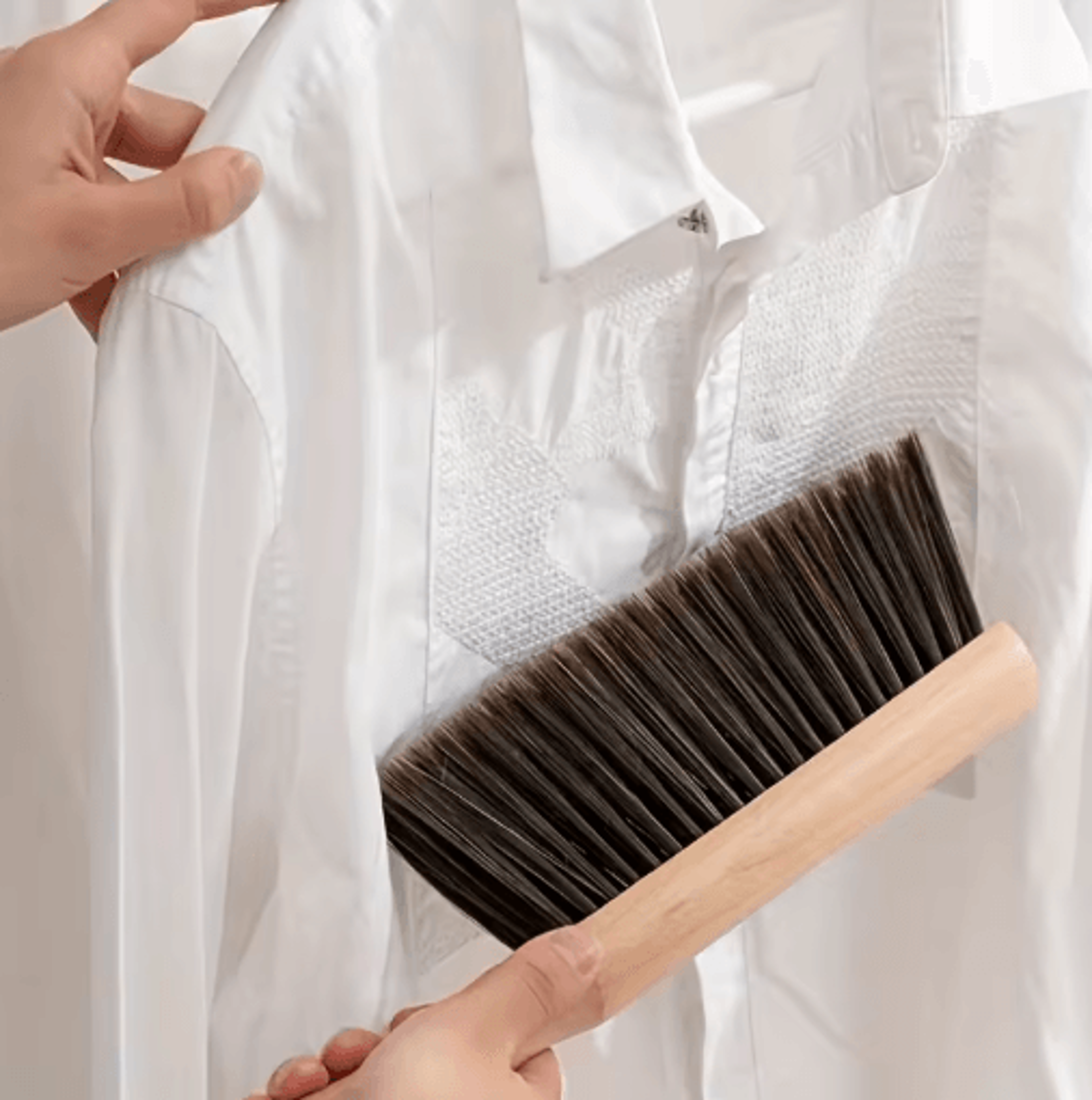 Wooden Handle Dusting Brush With Soft Bristles For Furniture And Upholstery 0