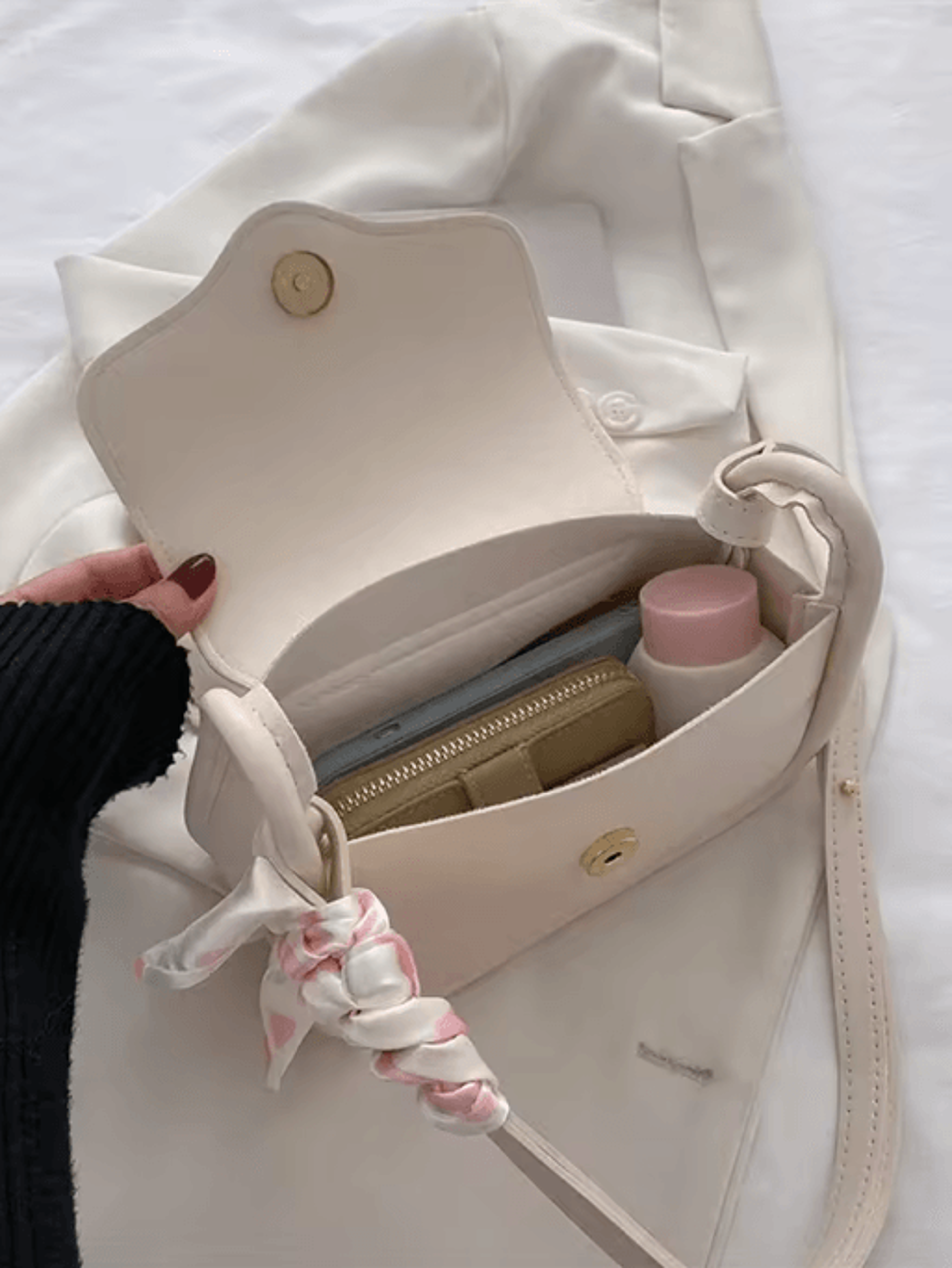Retro Love Saddle Crossbody Bag For Women Chic Niche Shoulder Bag 3