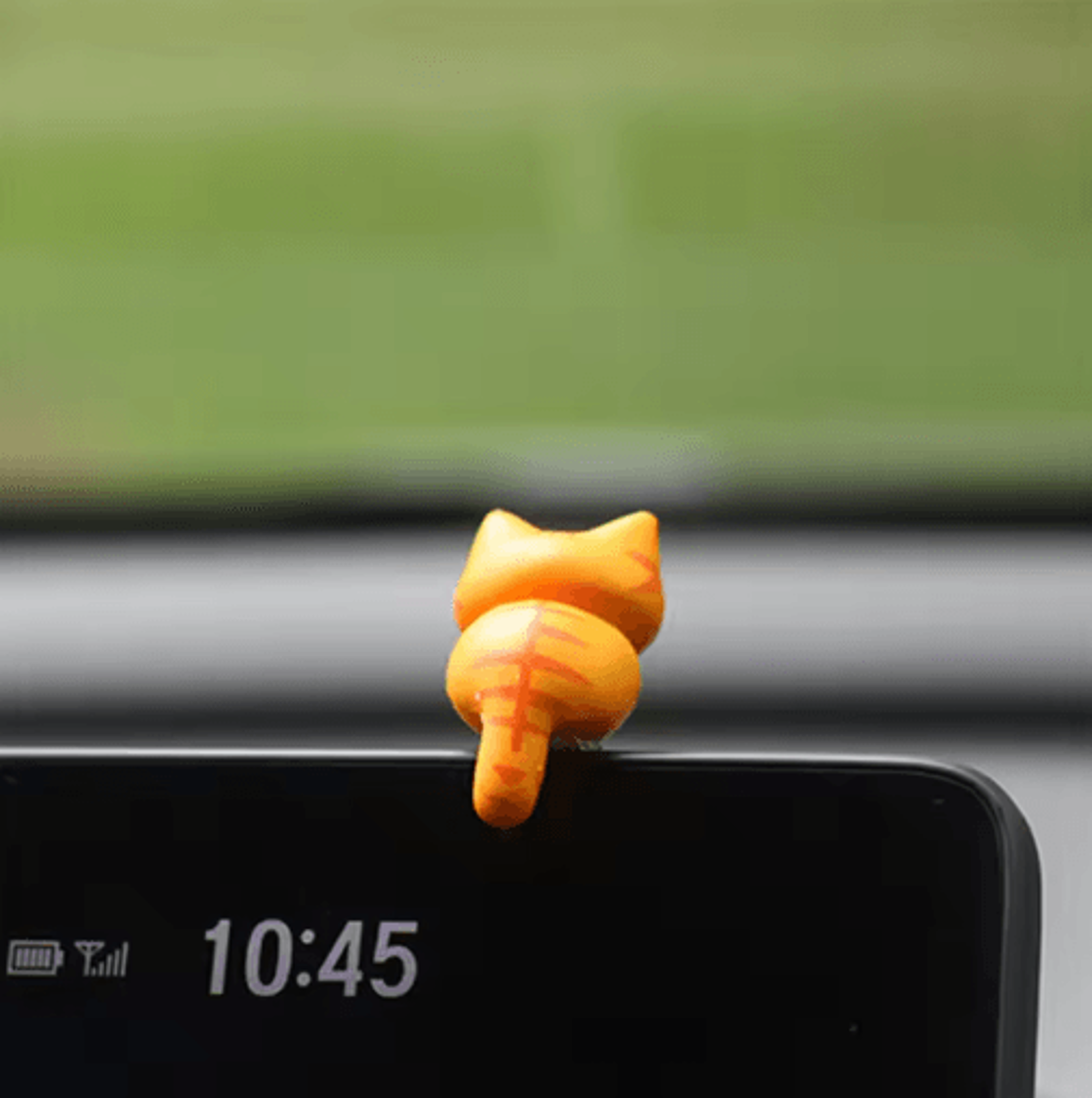 Lucky Cat Car Dashboard Ornament  Cute Resin ManekiNeko Auto Interior Decor 2