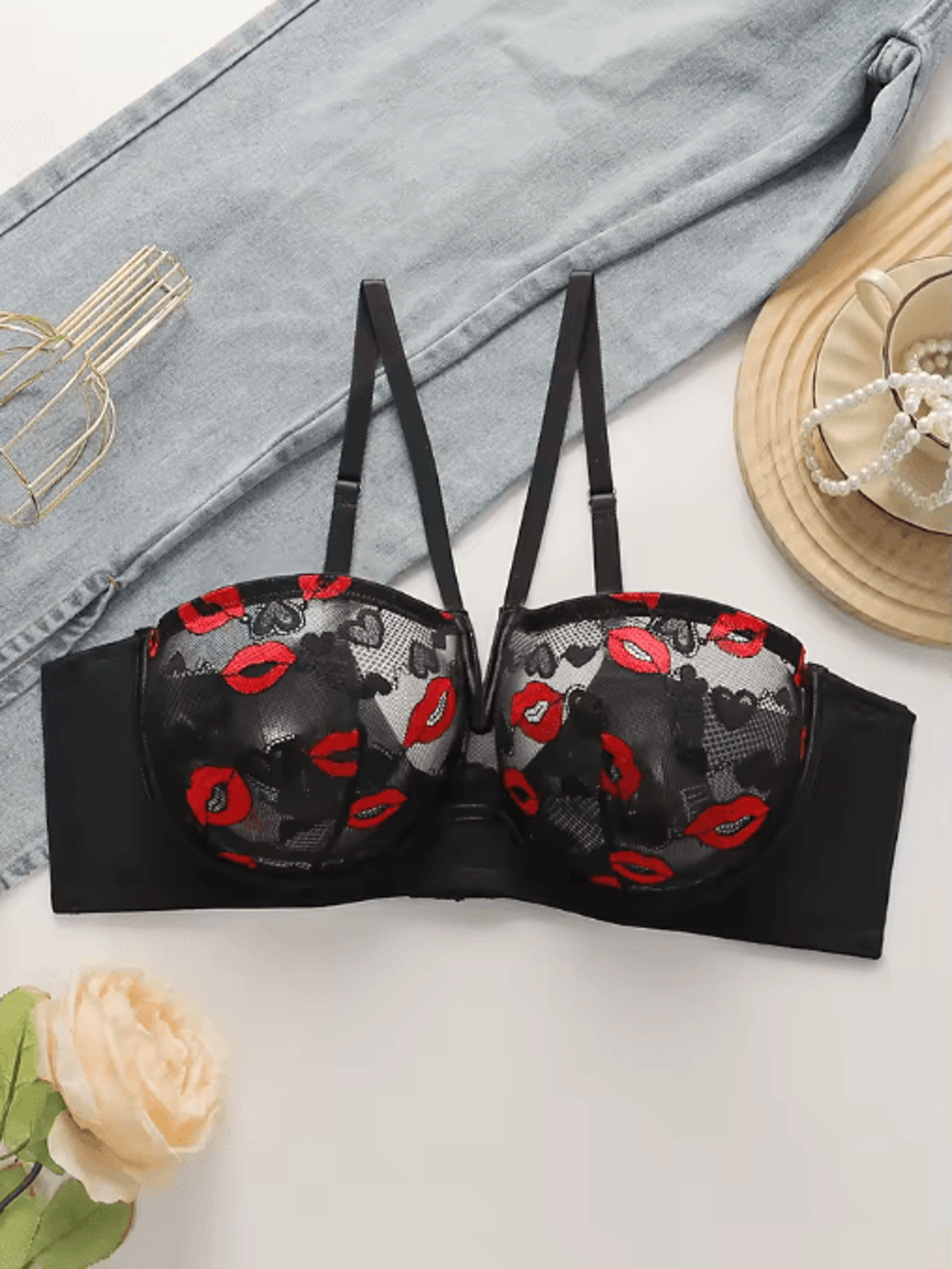 Red Lips Halter Deep V Plus Size Push Up Lace Bra With Underwire 1