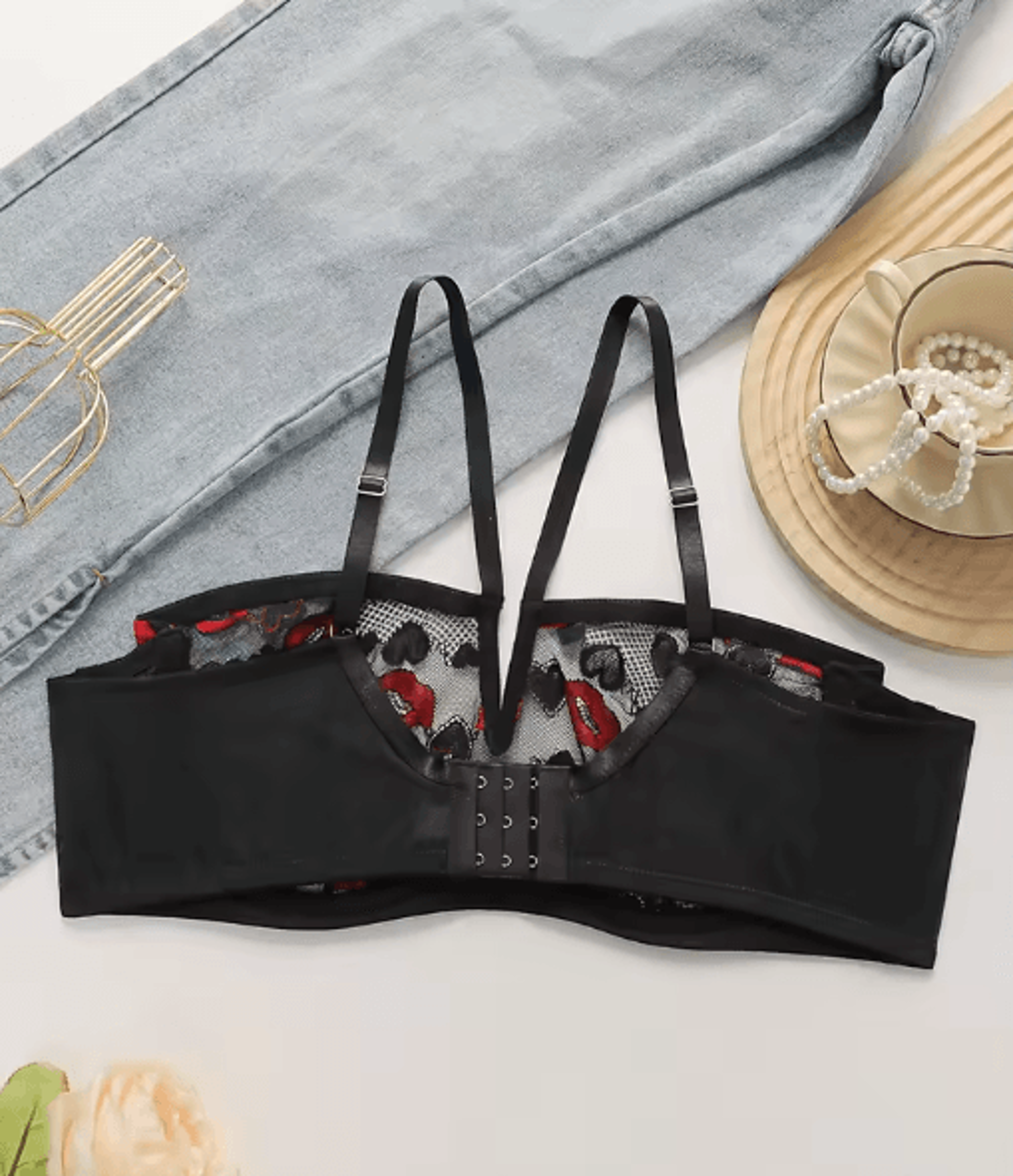 Red Lips Halter Deep V Plus Size Push Up Lace Bra With Underwire 6