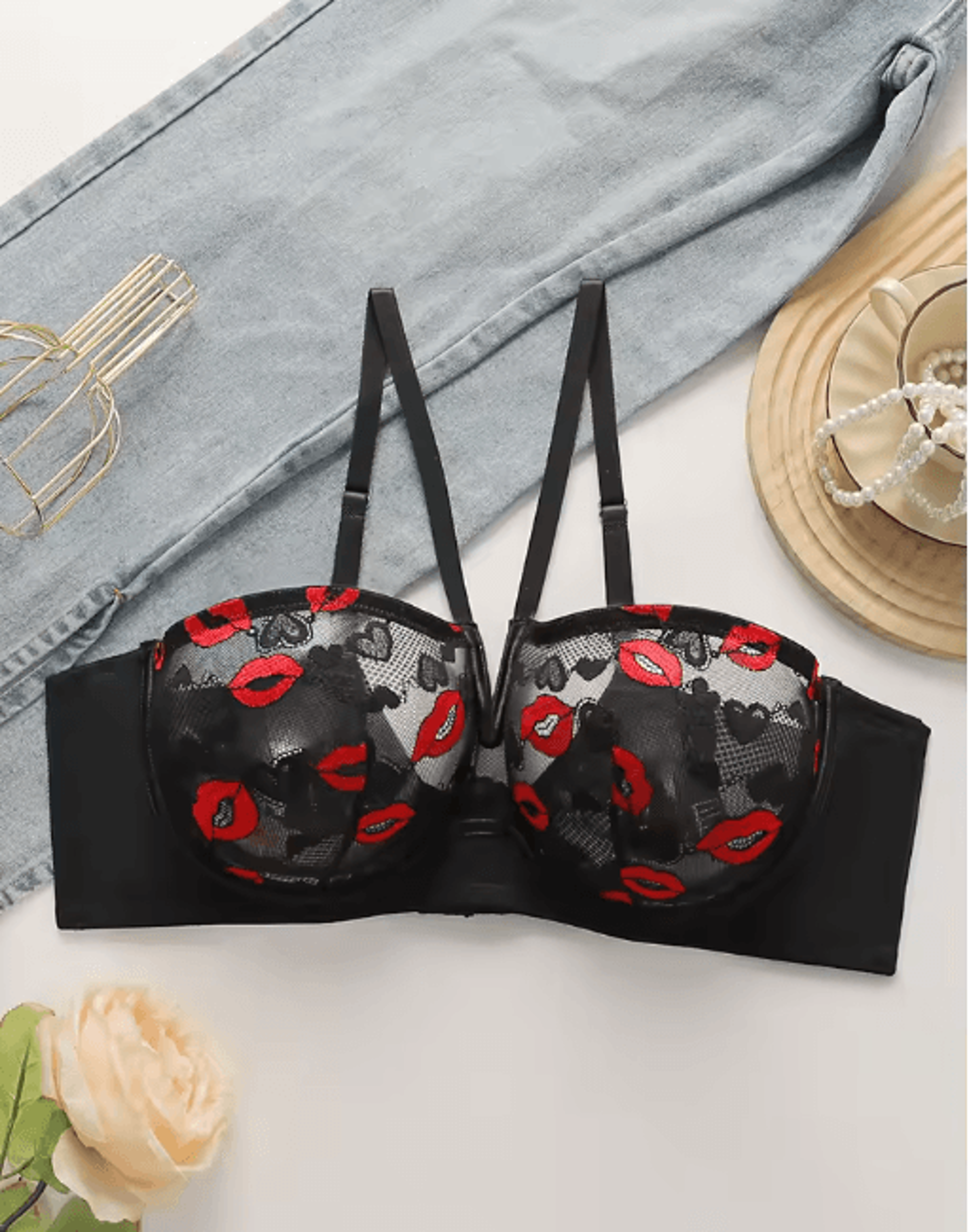 Red Lips Halter Deep V Plus Size Push Up Lace Bra With Underwire 0