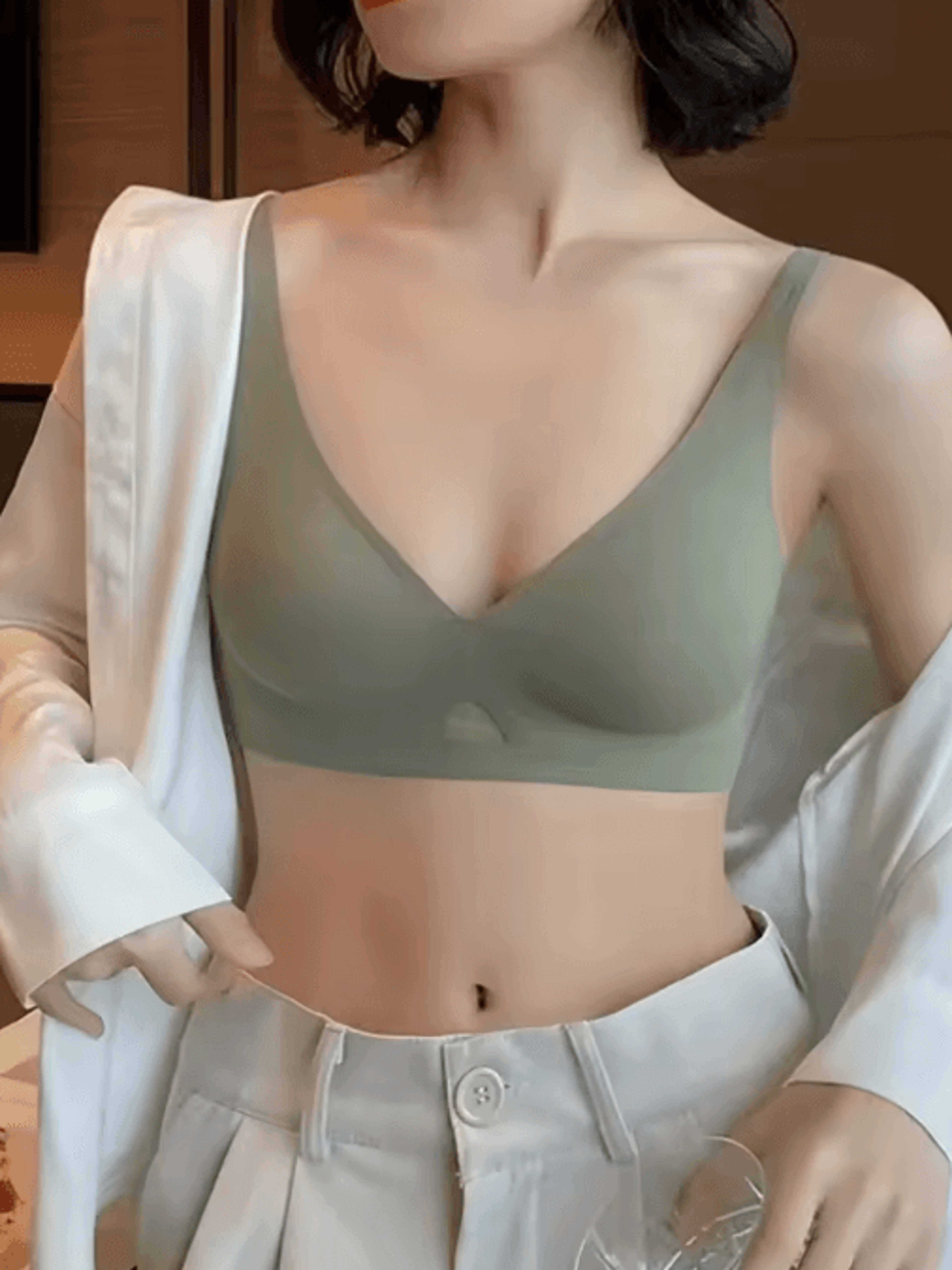 Seamless PushUp Bra With UShape Back And Wireless Support 0