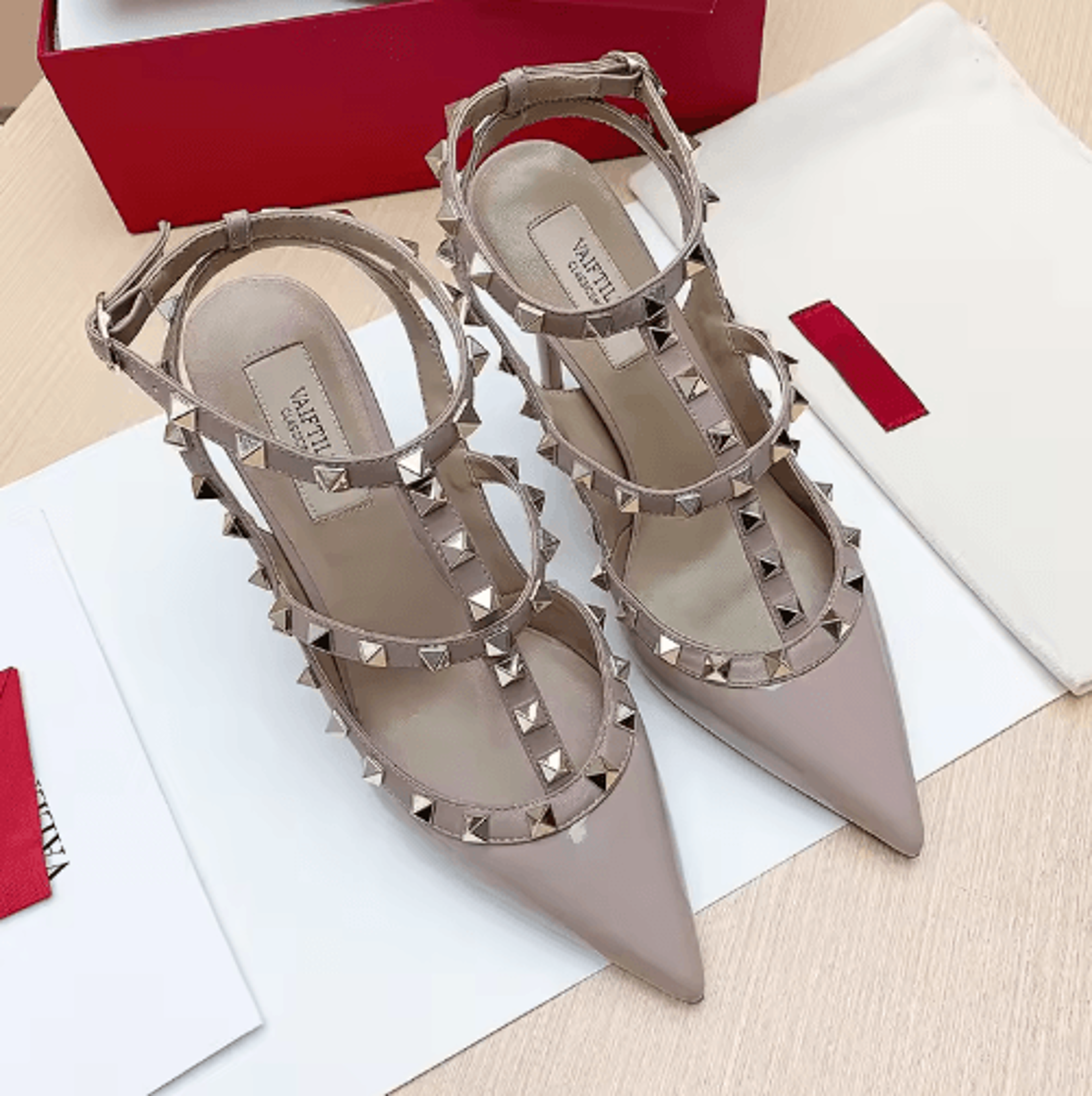 2025 Luxury Punk Rivet Pointed Toe Stiletto Gladiator Sandals 12