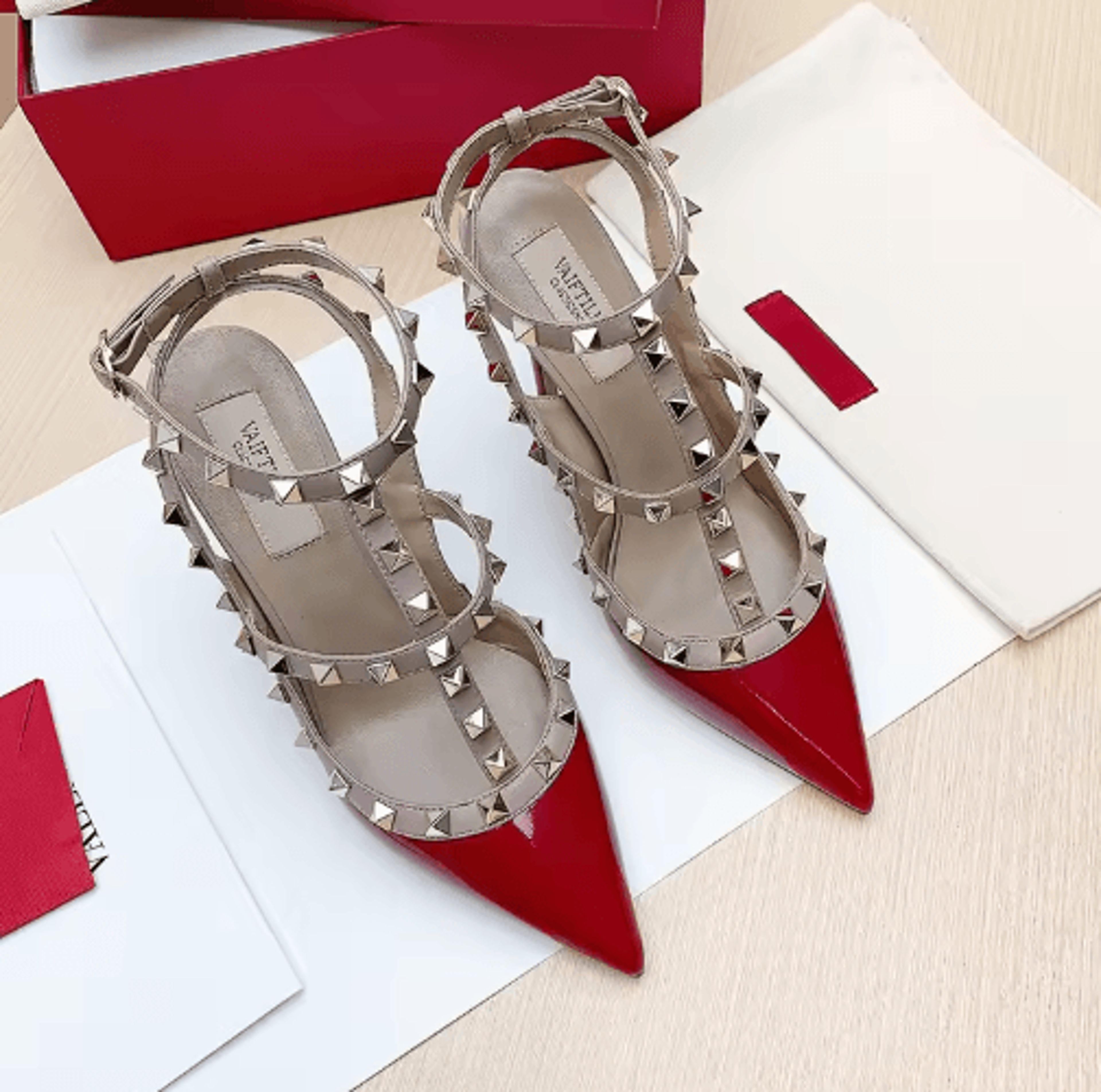 2025 Luxury Punk Rivet Pointed Toe Stiletto Gladiator Sandals 8