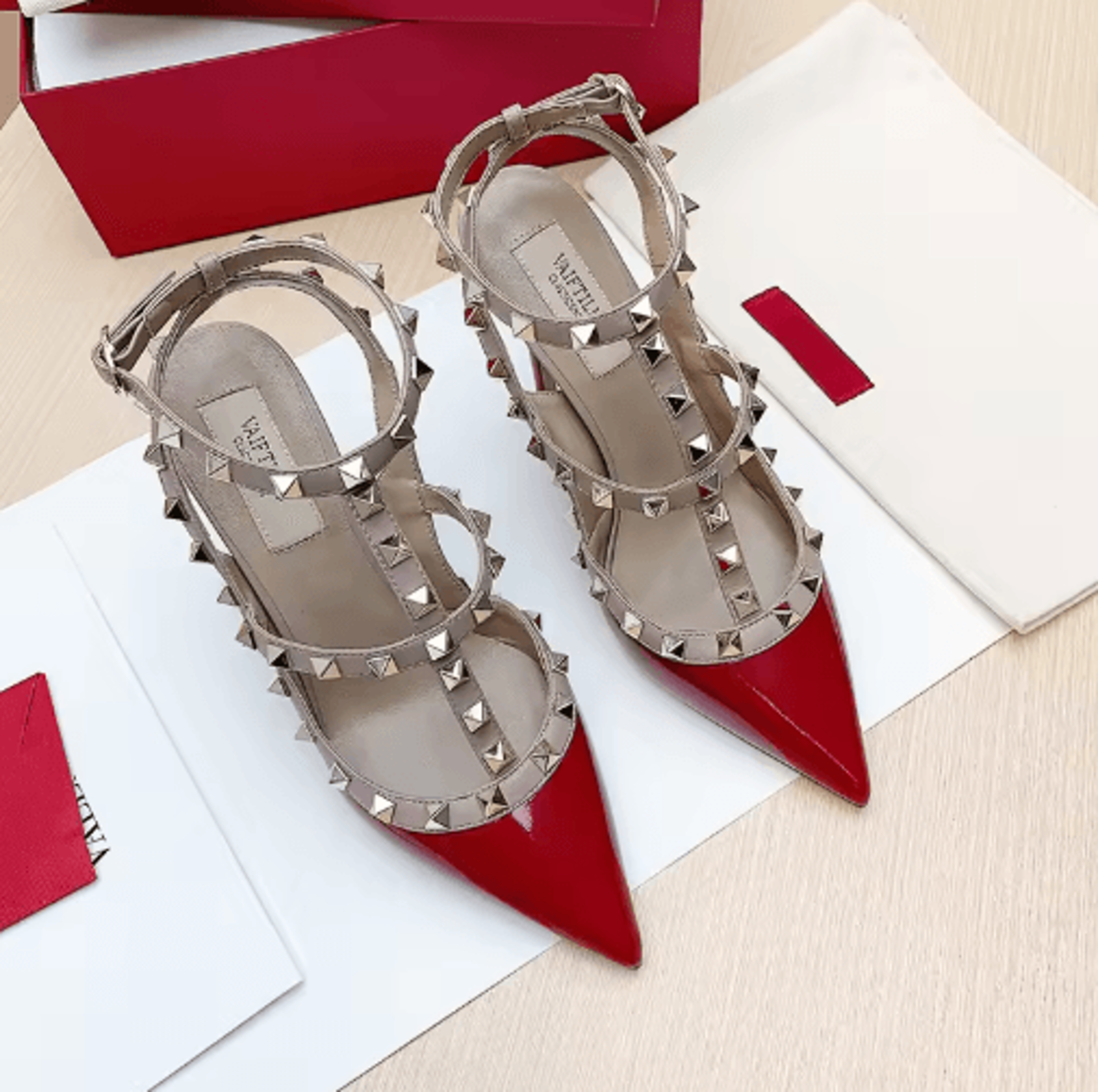 2025 Luxury Punk Rivet Pointed Toe Stiletto Gladiator Sandals 26