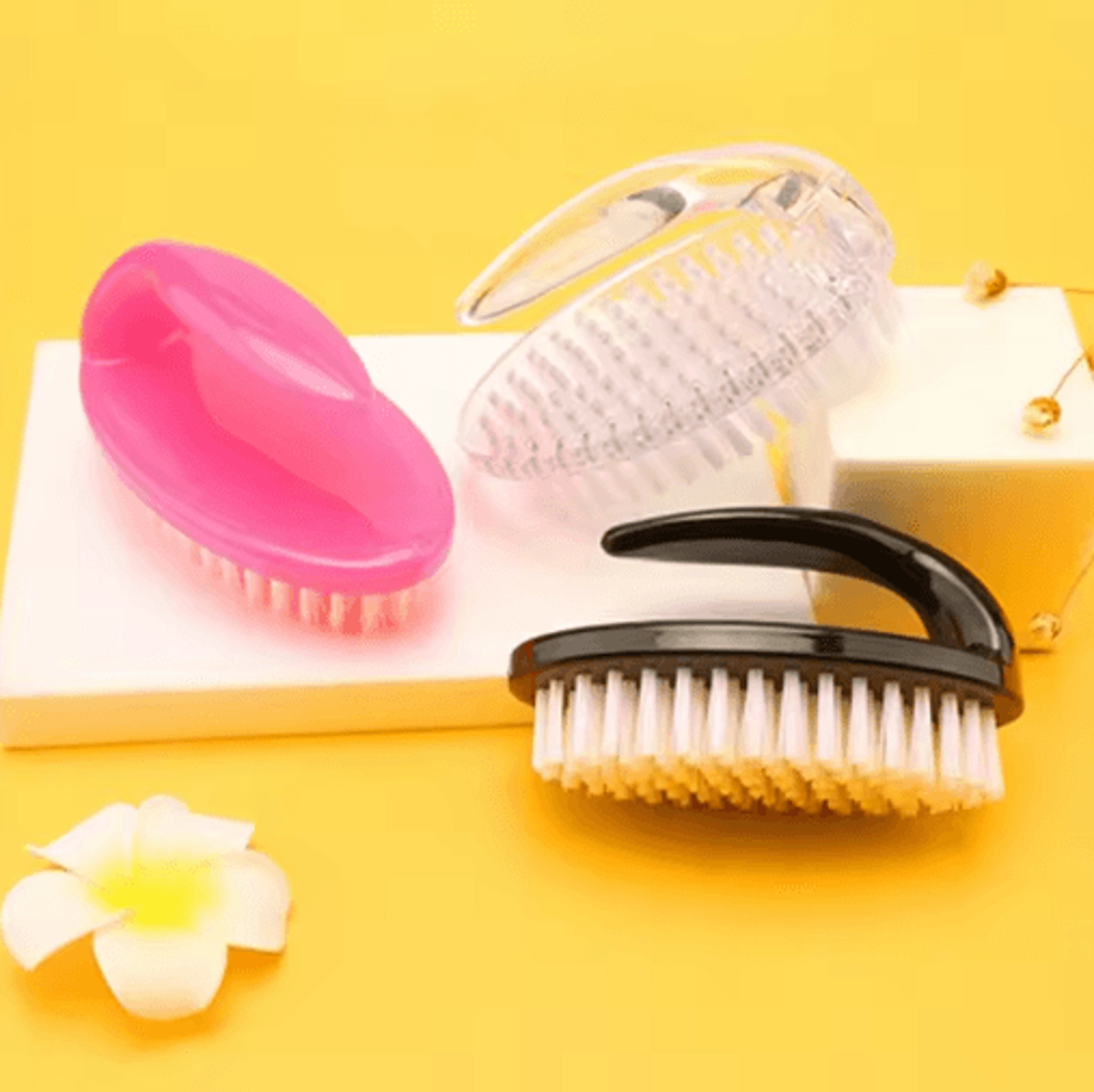 Soft Bristle Nail Dust Brush For Easy Manicure Cleaning 0