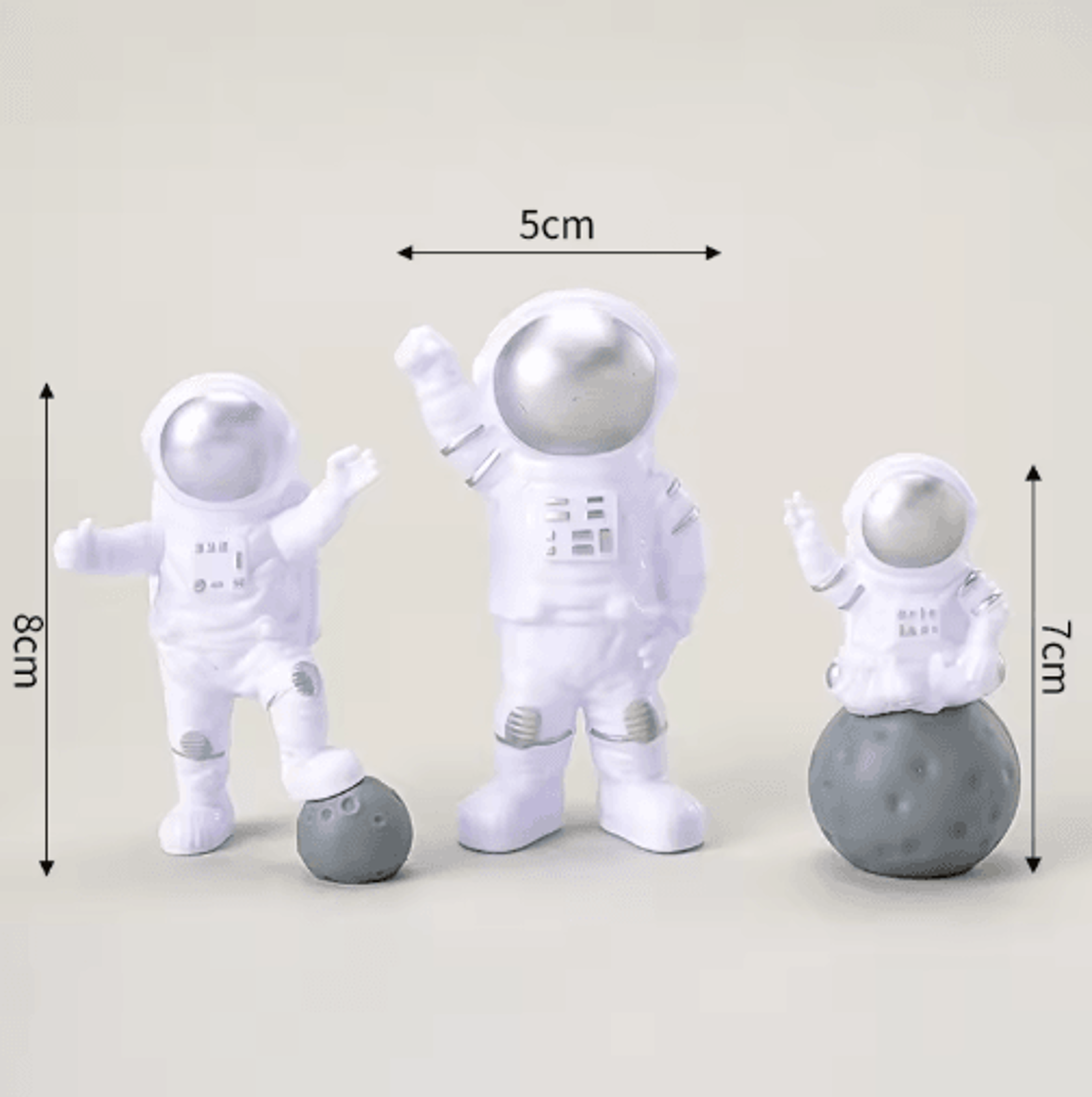 4PCS Astronaut Figurine Set  SpaceThemed Desk  Home Decor Models 1