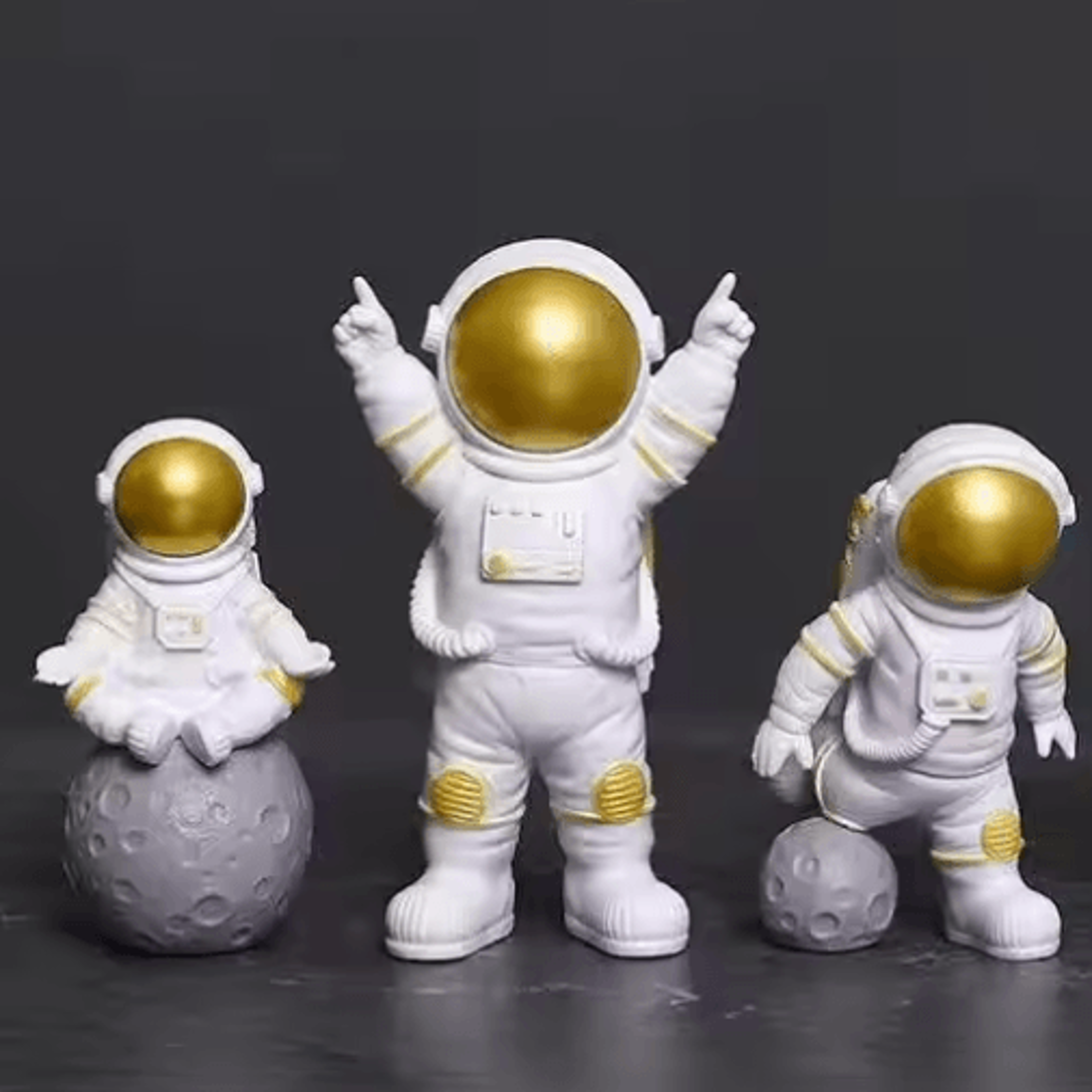 4PCS Astronaut Figurine Set  SpaceThemed Desk  Home Decor Models 6