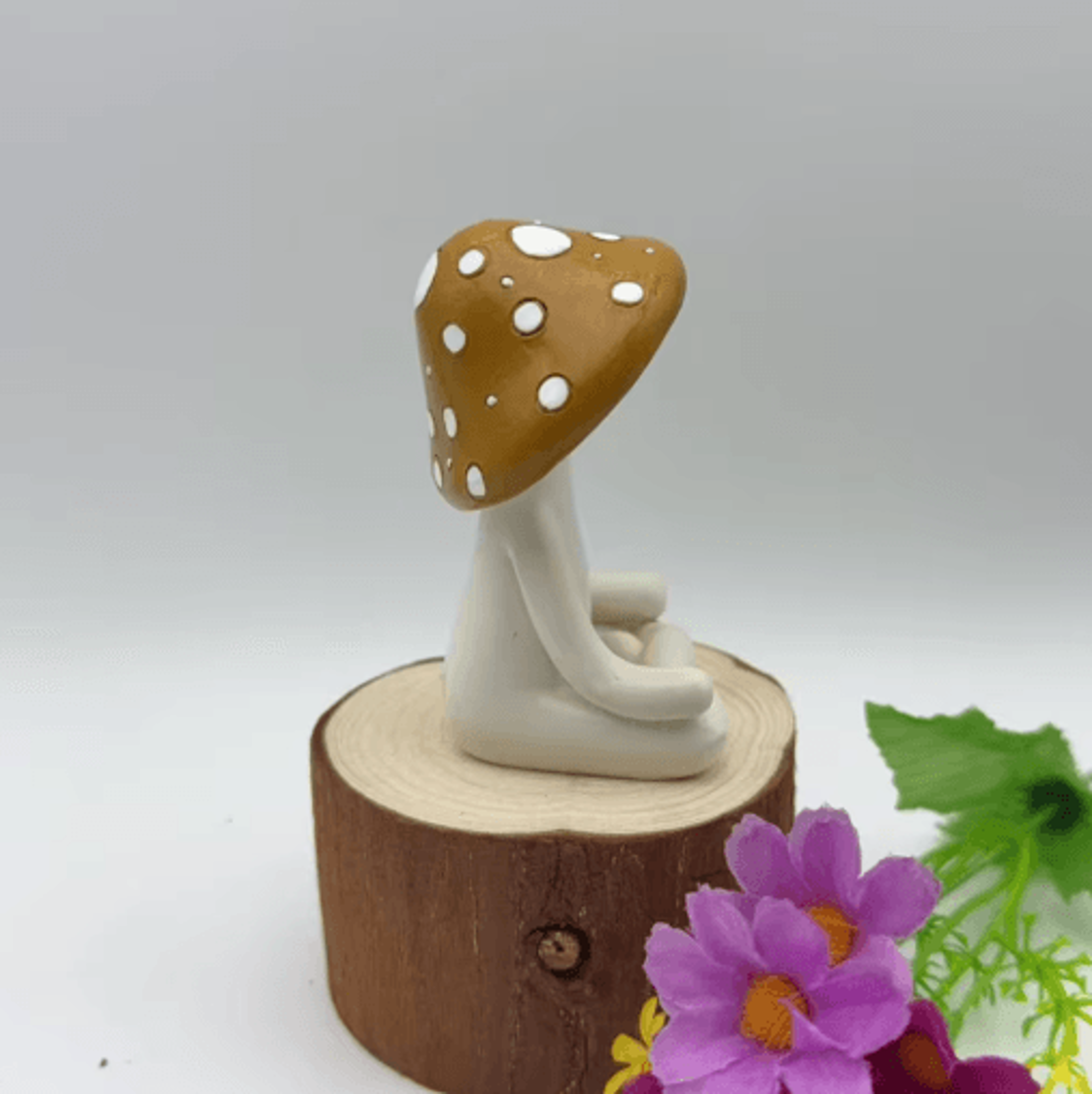 Cute Meditation Mushroom Decor Resin Yoga Figurine For Zen Home Accents 4