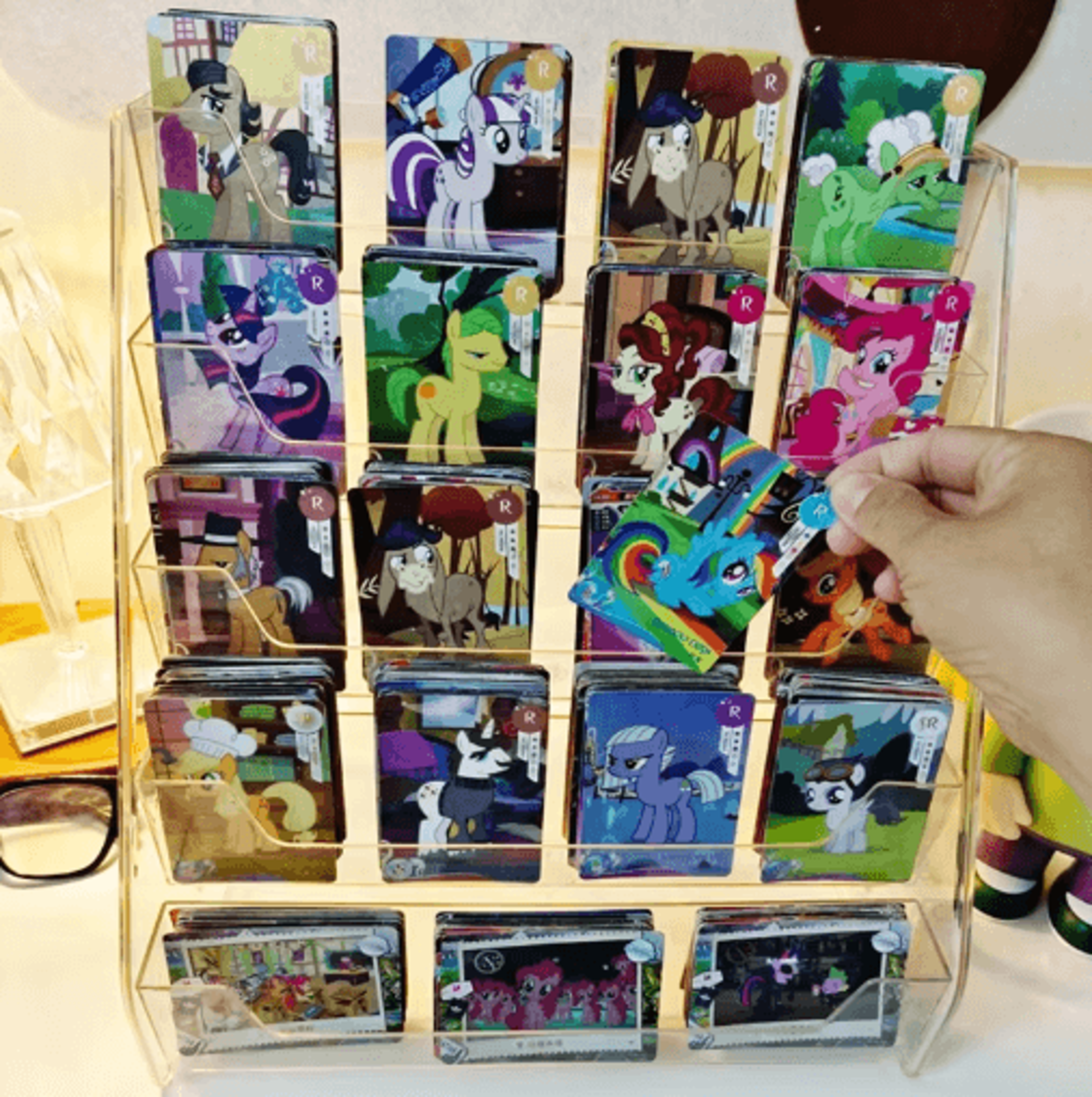 Transparent Greeting Card Display Rack Desktop Organizer For Cards  Gifts 3