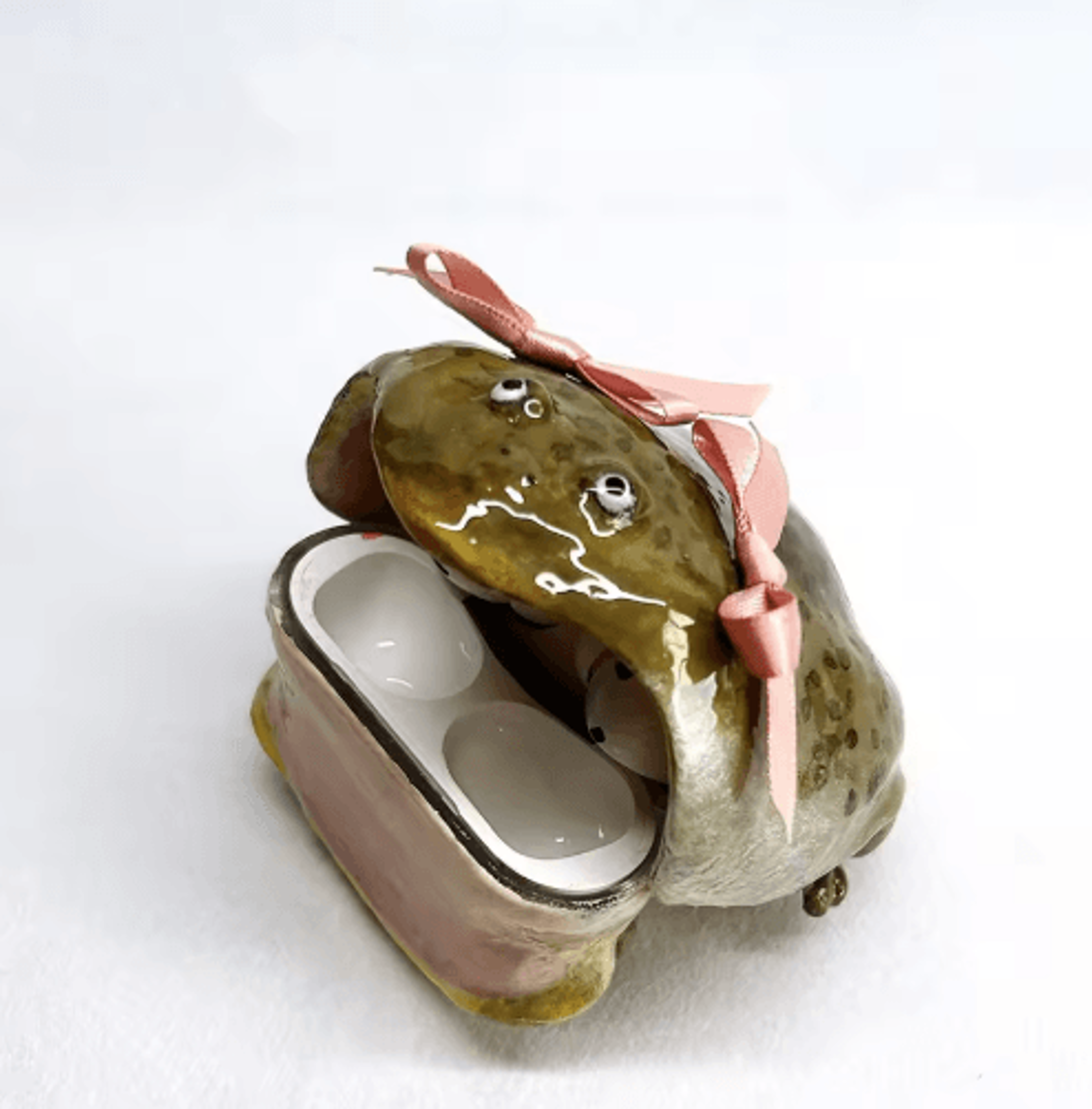 Cute Frog AirPods Case With Pink Bow  Handmade Funny Earphone Cover 2