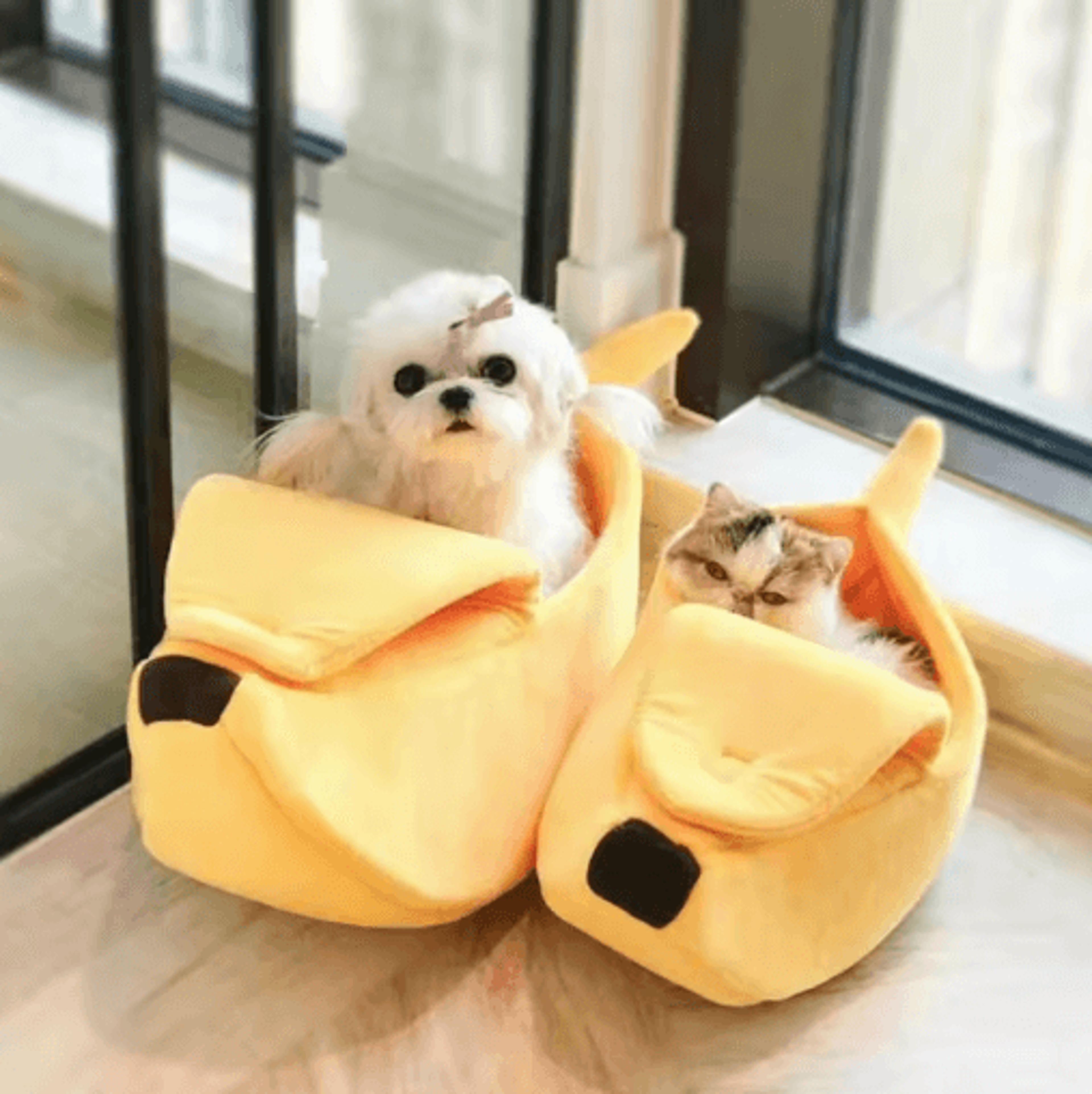 Cute Banana Shape Cozy Cat Bed For Deep Winter Sleep 7