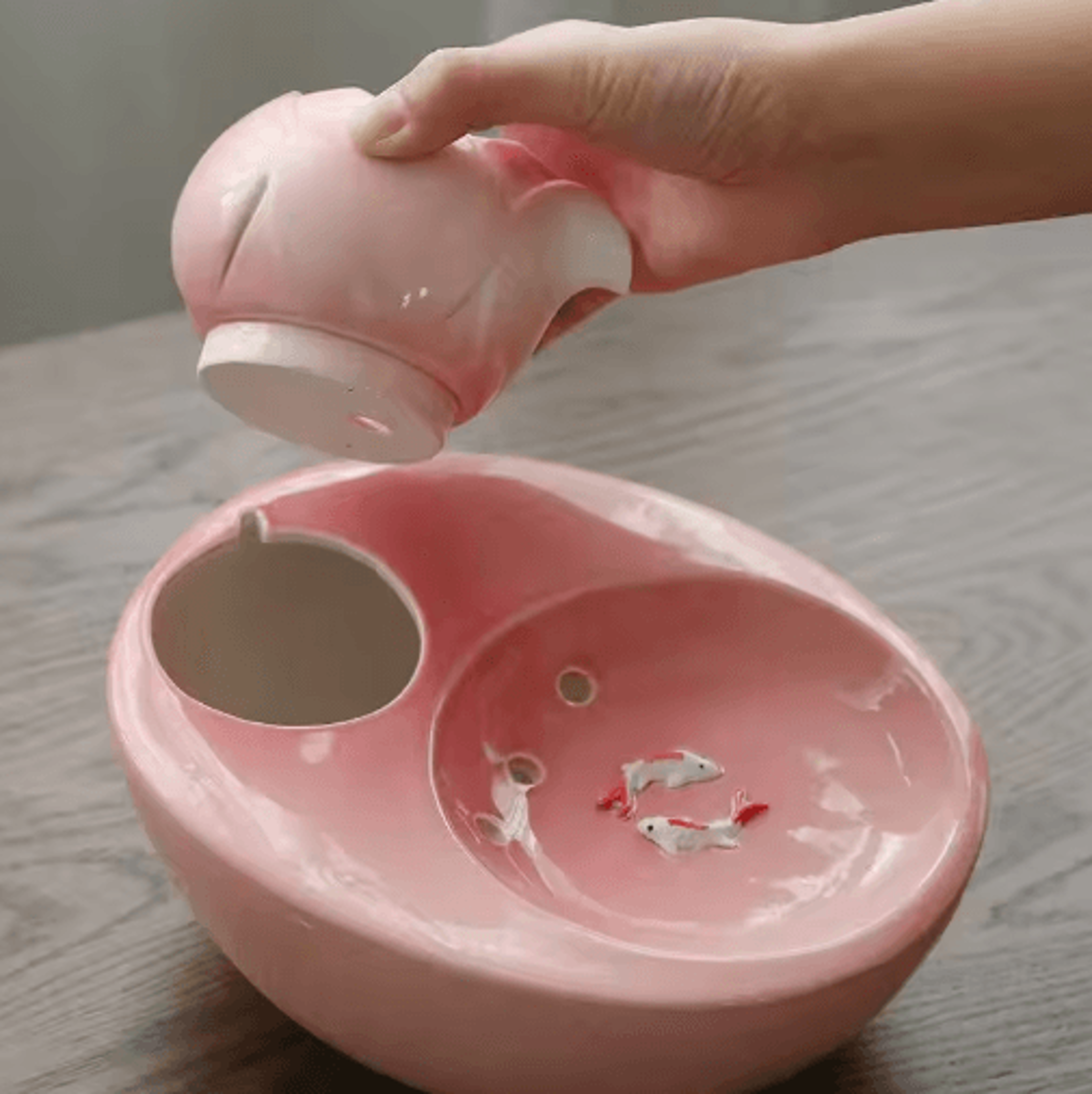 Ceramic Pet Water Fountain  USBPowered Automatic Drinking Fountain For Cats  Small Pets 5