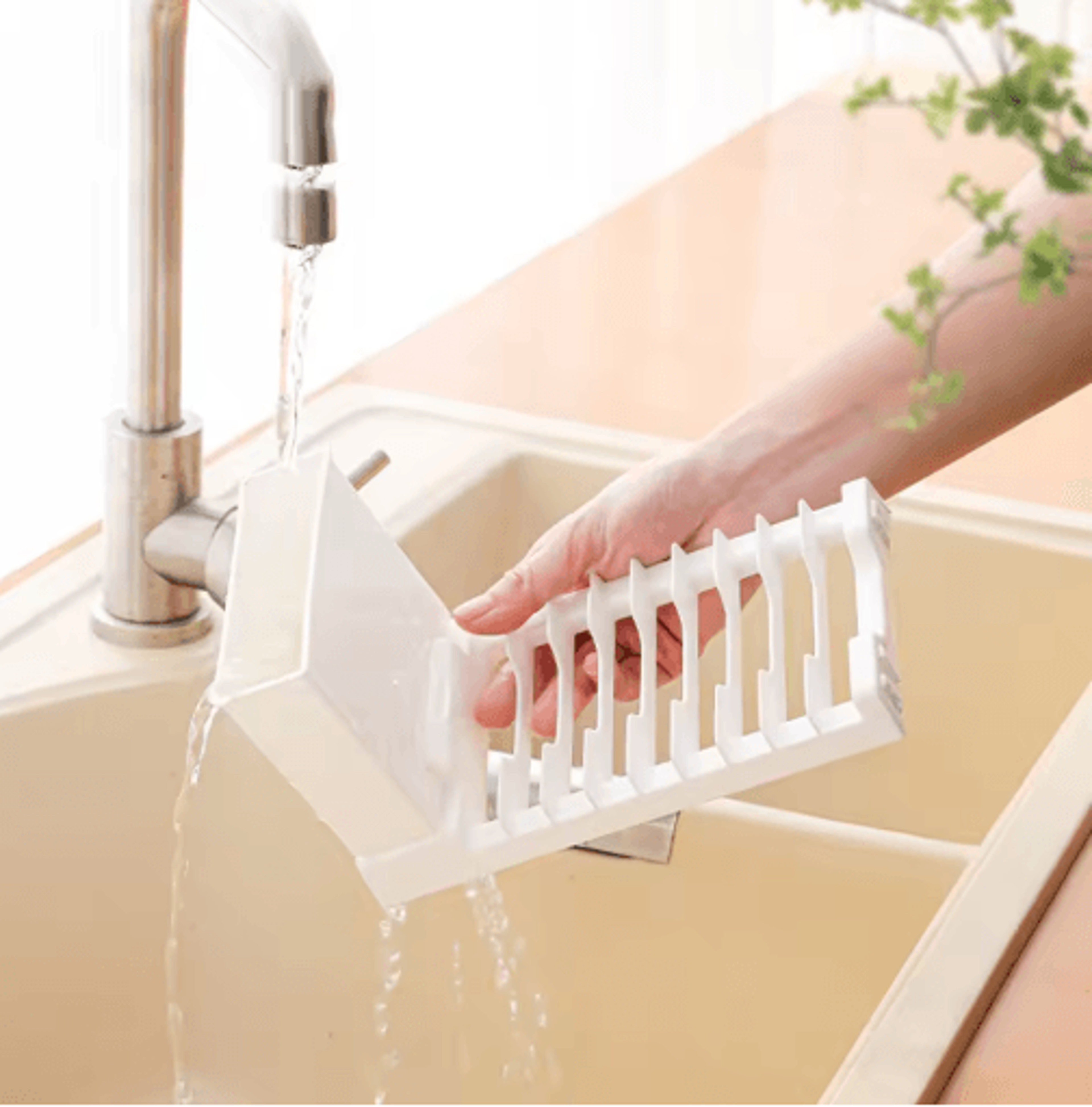 Multipurpose Dish Drying Rack Countertop Kitchen Dish Drainer With Cutlery Holder 7