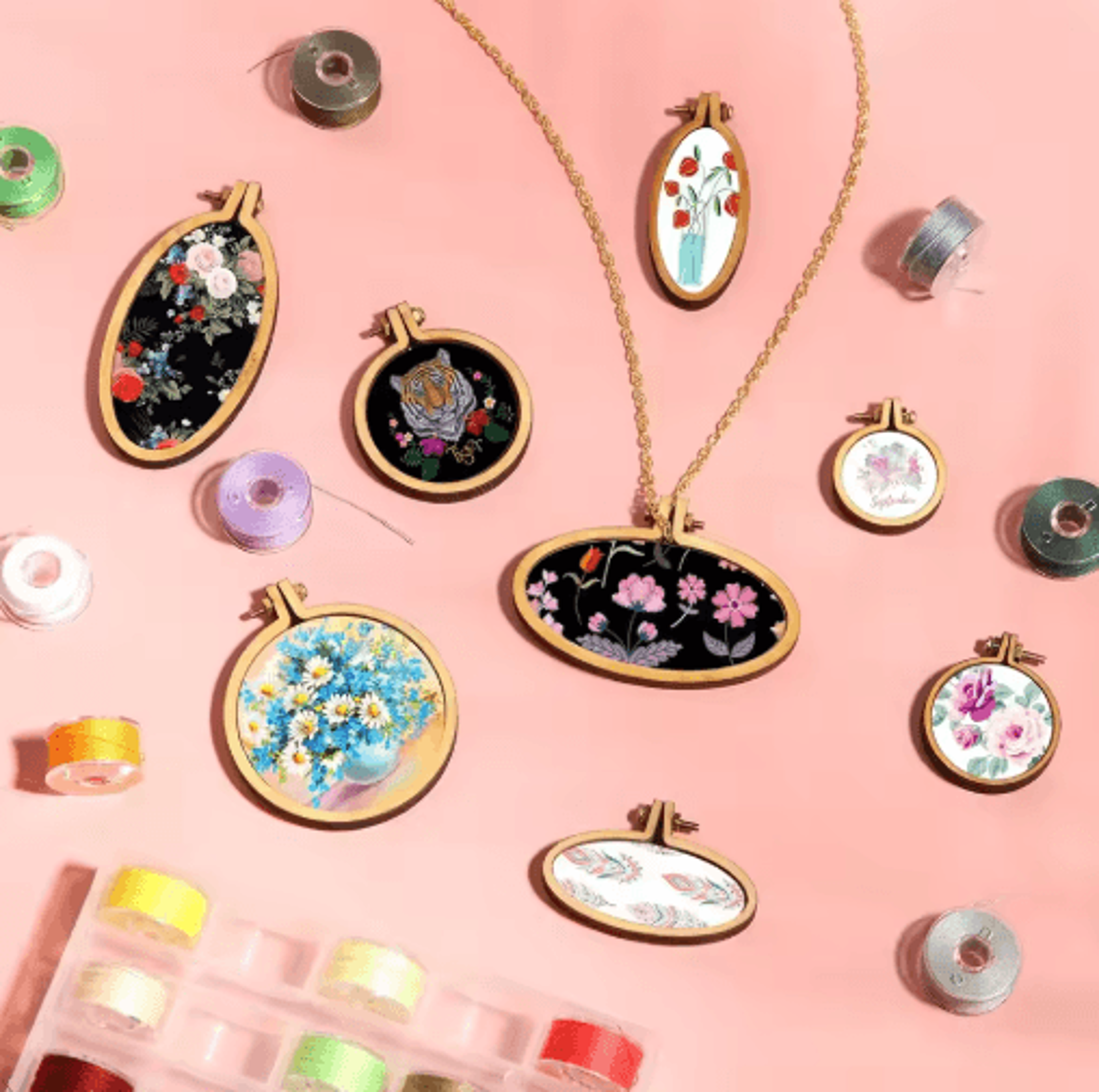 10PCS Mini Wooden Embroidery Hoop Pendant Kit 12