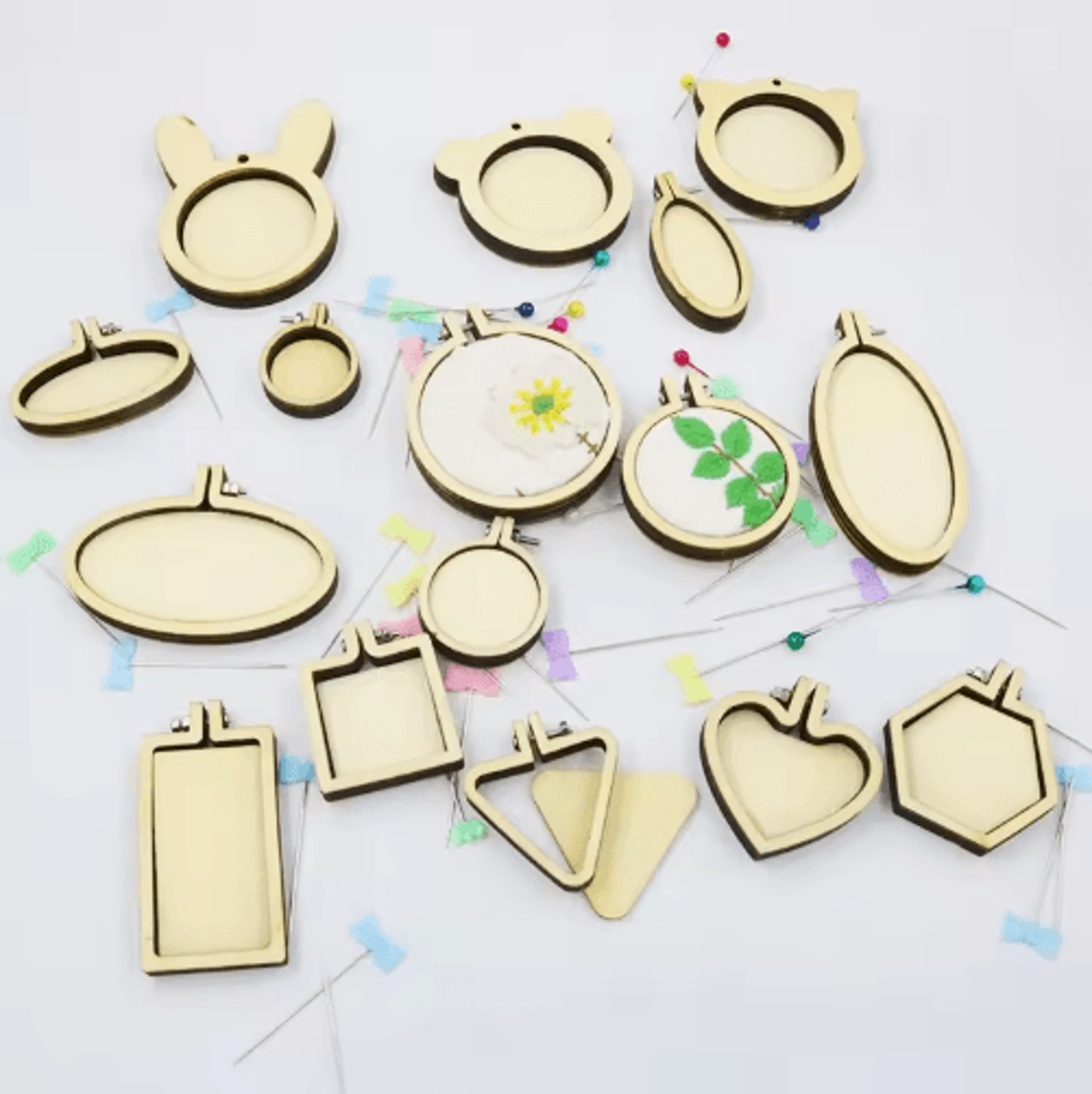 10PCS Mini Wooden Embroidery Hoop Pendant Set 0