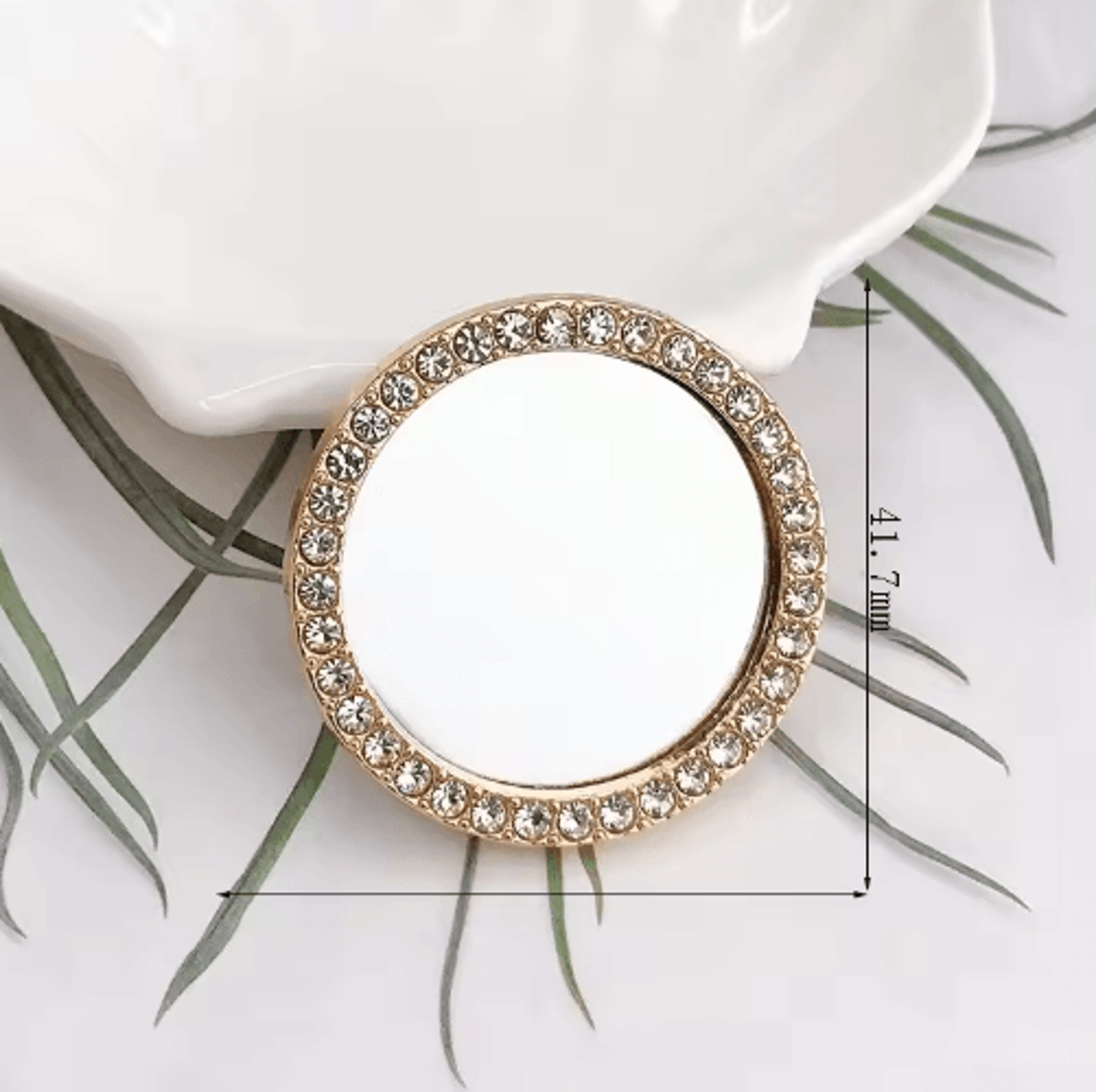 Mini Heart Diamond Pocket Mirror  Portable HighDefinition Makeup Mirror 1