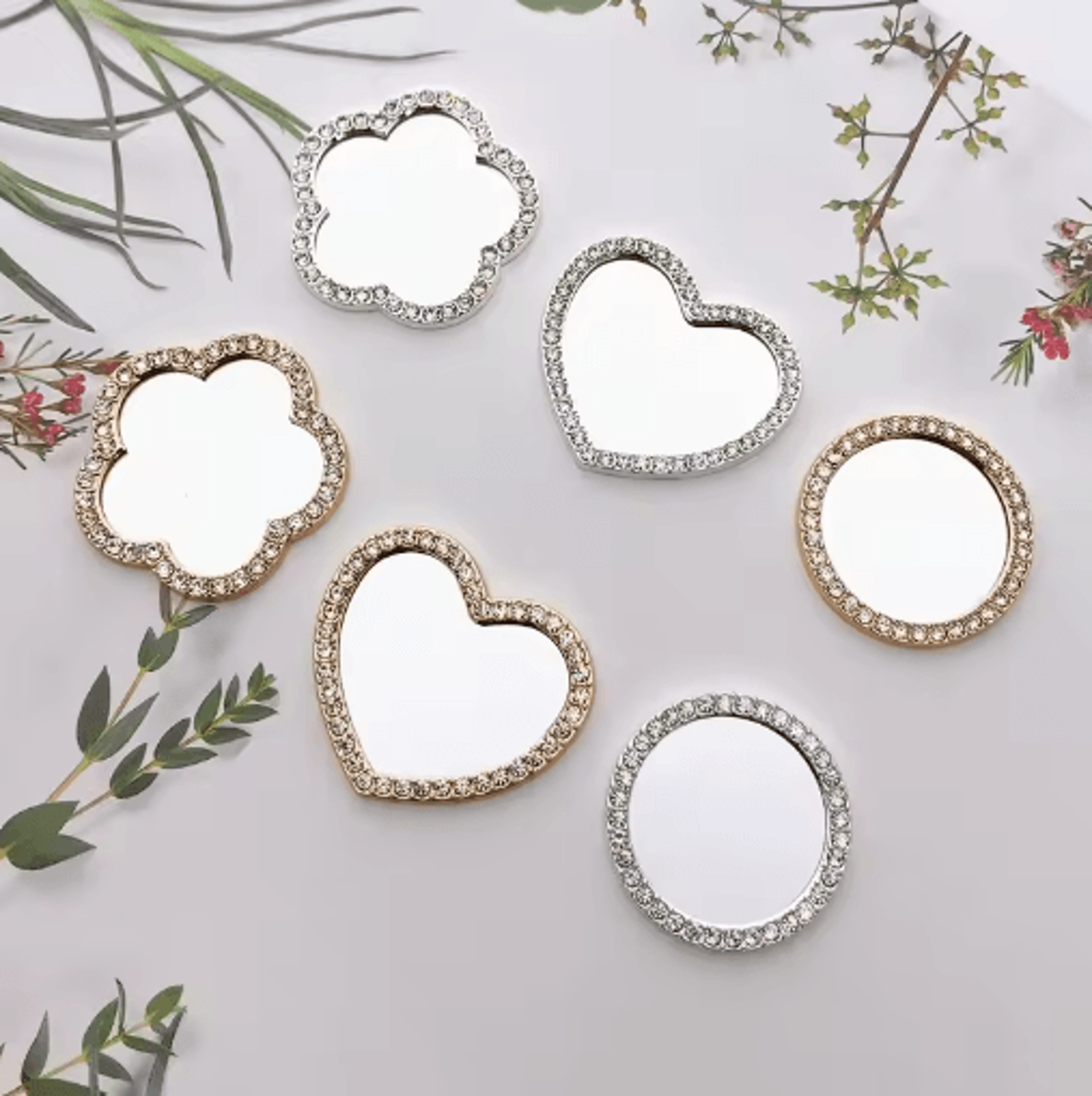 Mini Heart Diamond Pocket Mirror  Portable HighDefinition Makeup Mirror 0