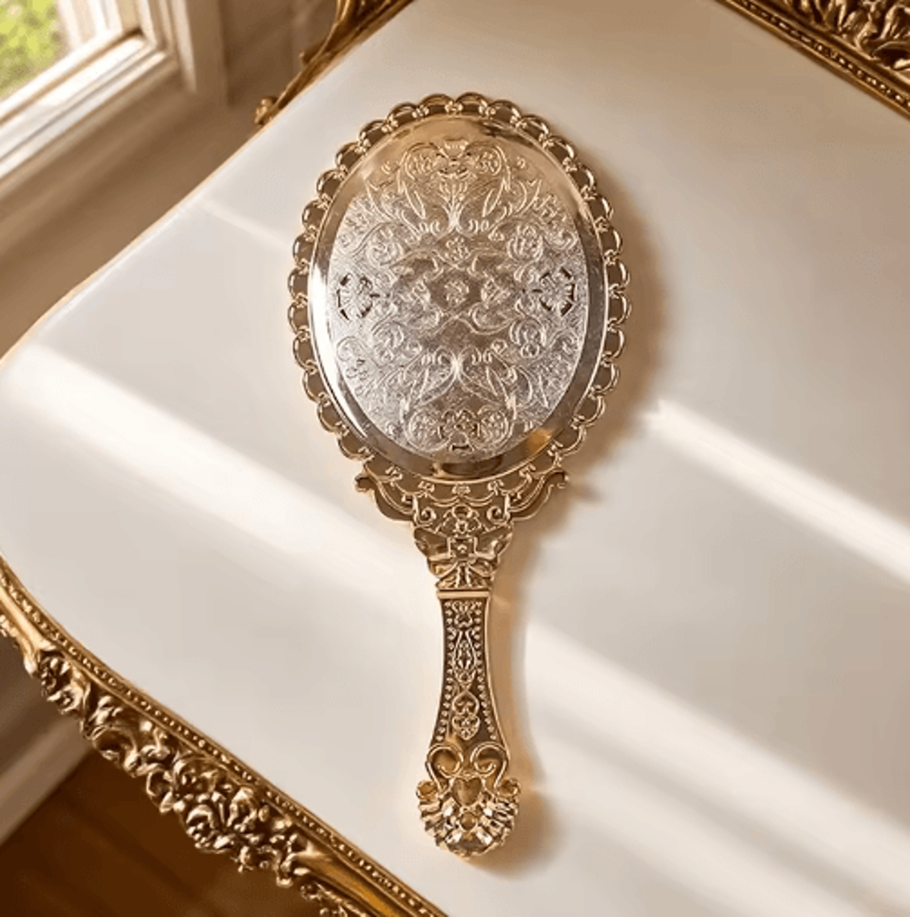 European Vintage Handheld Makeup Mirror  Portable Decorative Beauty Mirror 3