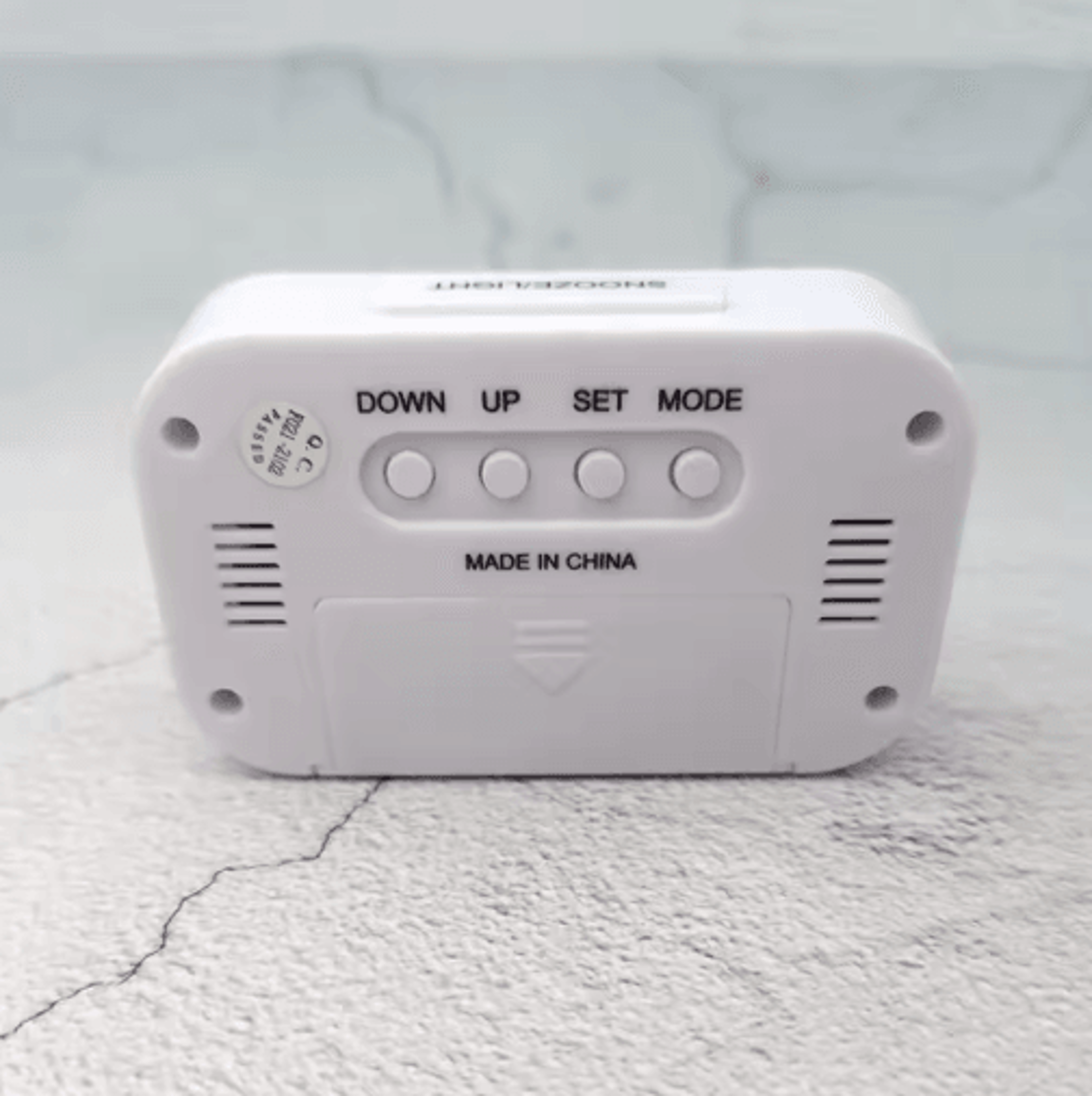 Mini LED Digital Alarm Clock  3 Alarms Calendar  Temperature Display 8