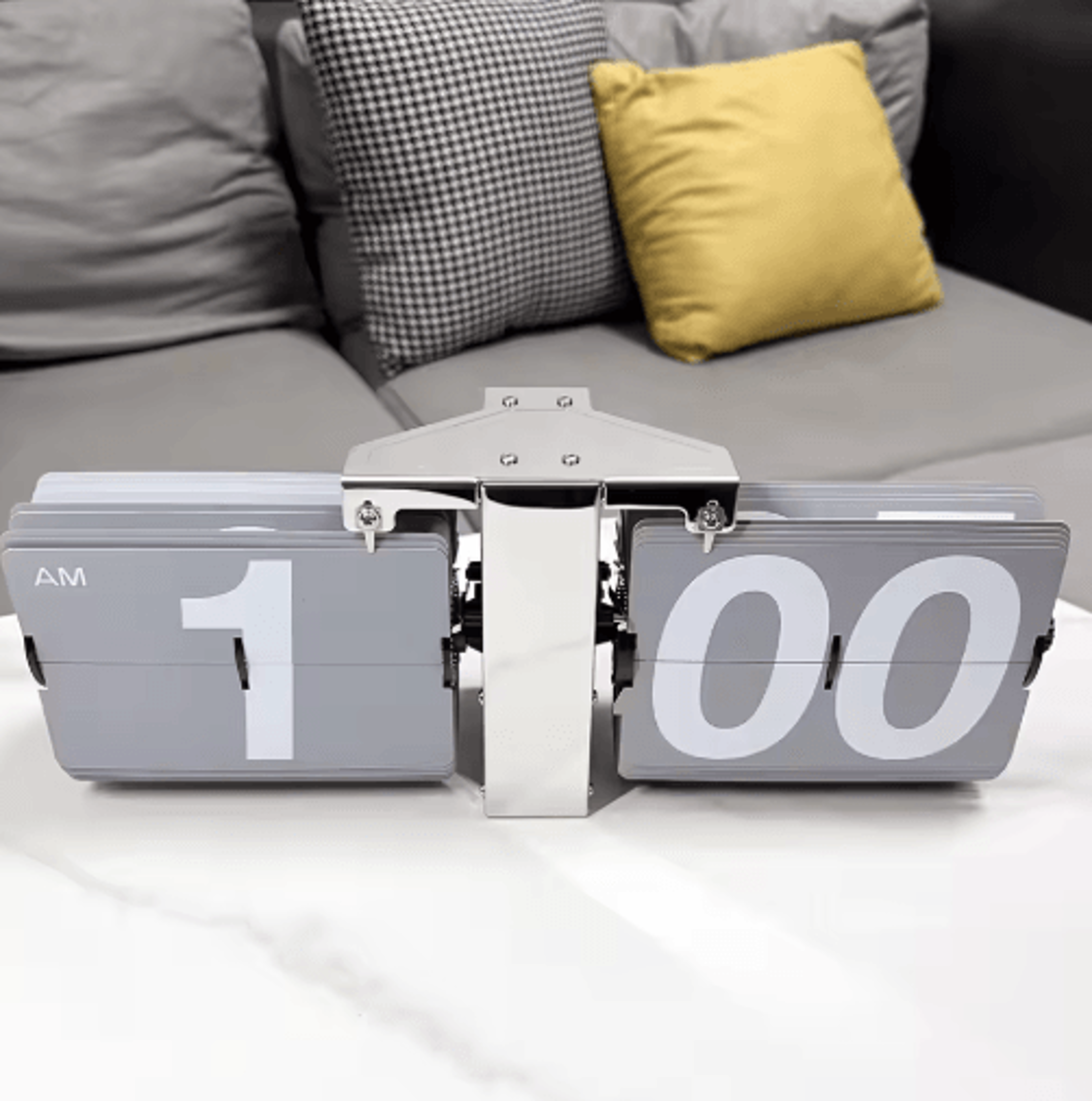 Retro Automatic Flip Clock  Mechanical Wall  Desktop Statement Clock 1