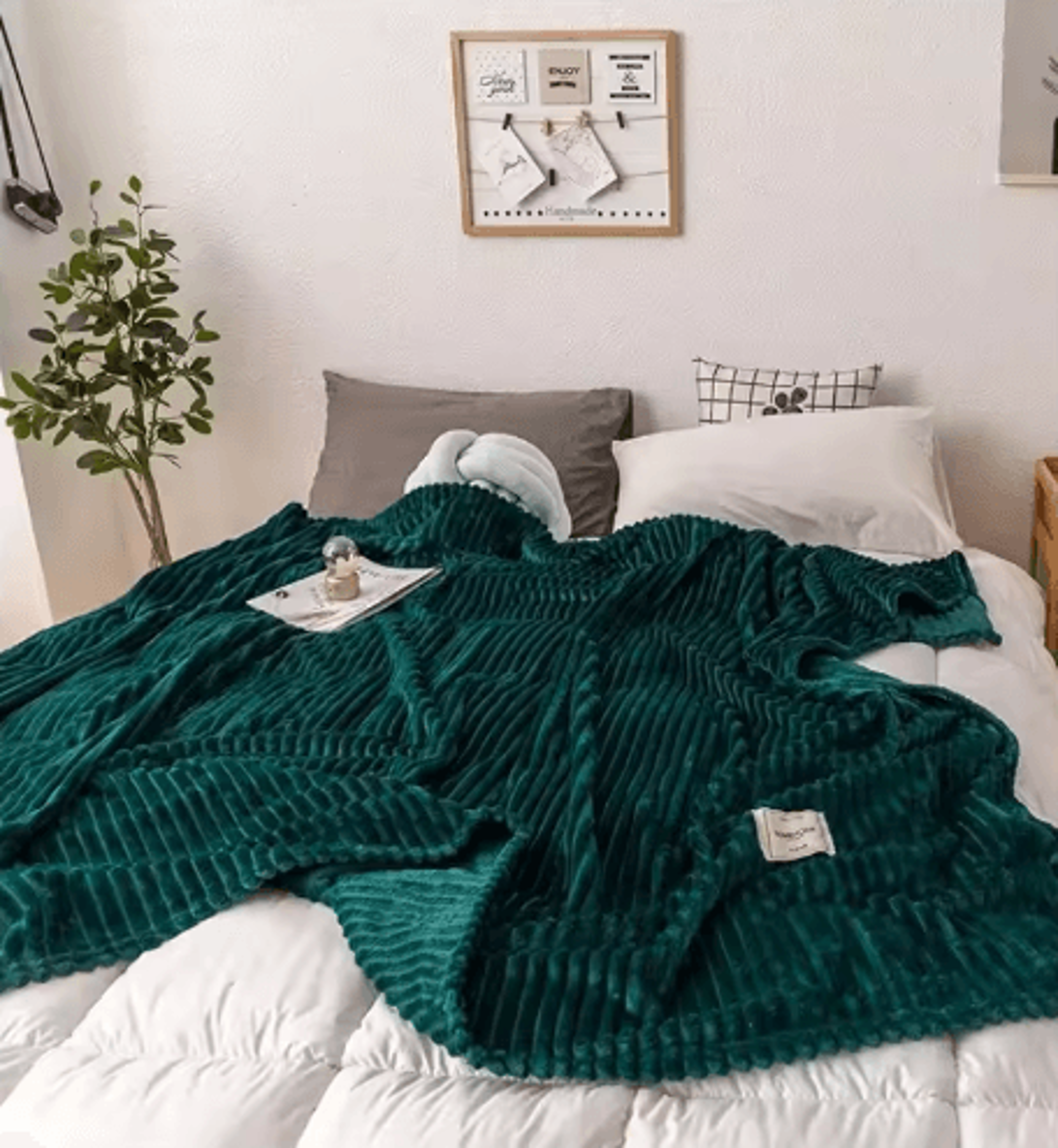 Soft YellowGreen Flannel Bed Blanket  Thick Cozy Solid Color Throw 0