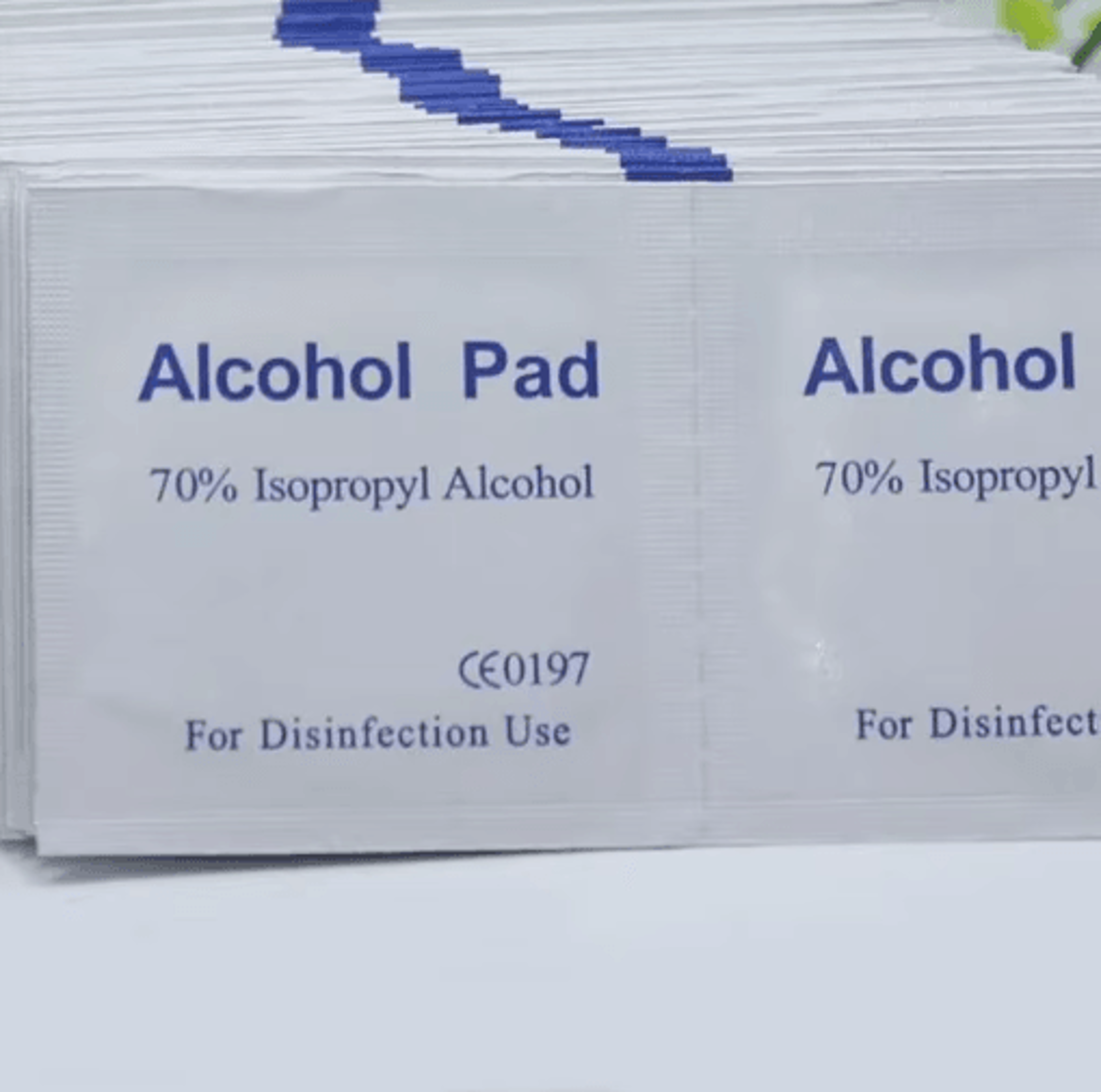 100PCS 70 Alcohol Prep Pads  Portable Phone Cleaning Wipes 5