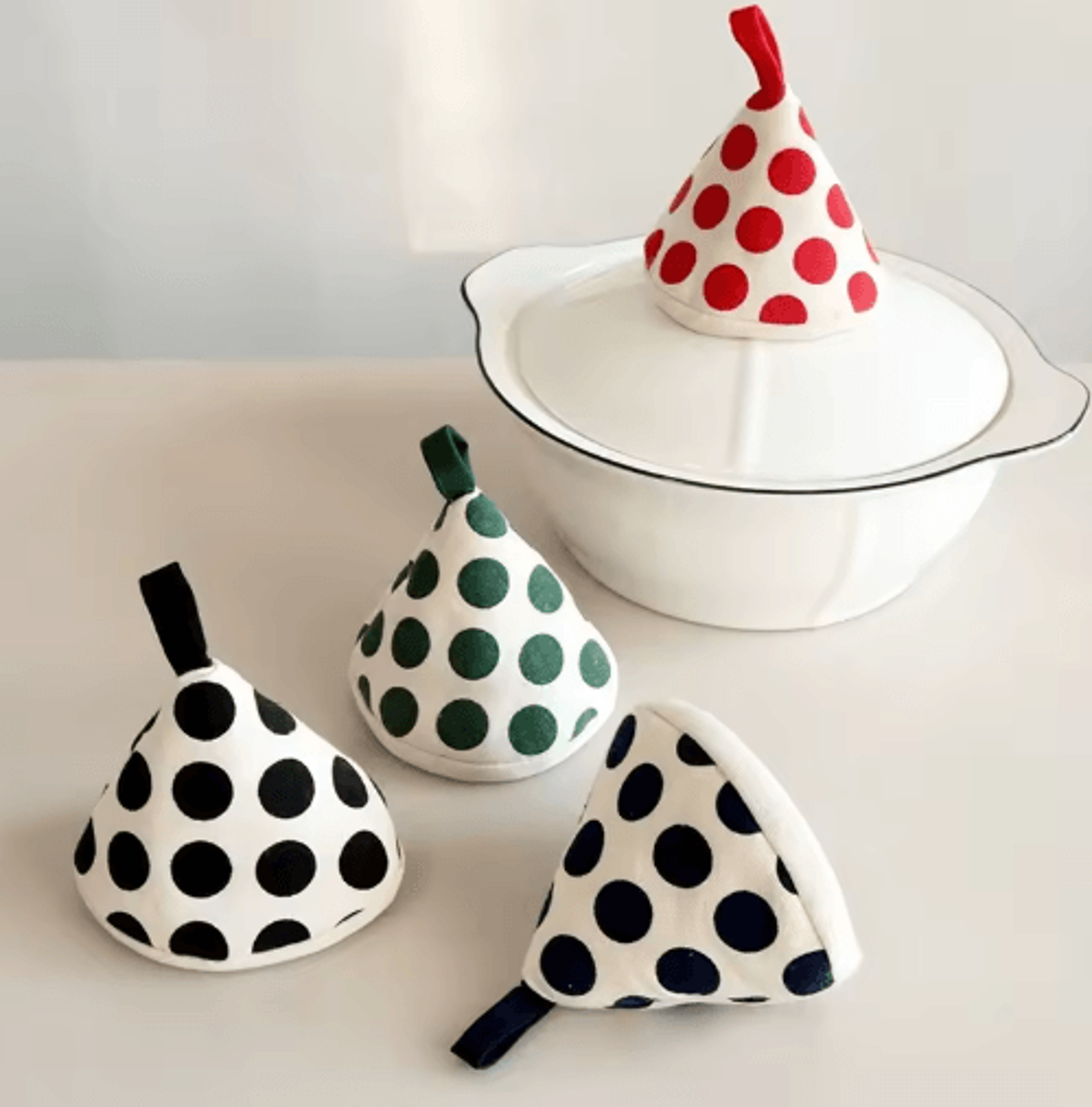 Triangle HeatResistant Pot Handle Covers  Cookware Lid  Pan Holders 9
