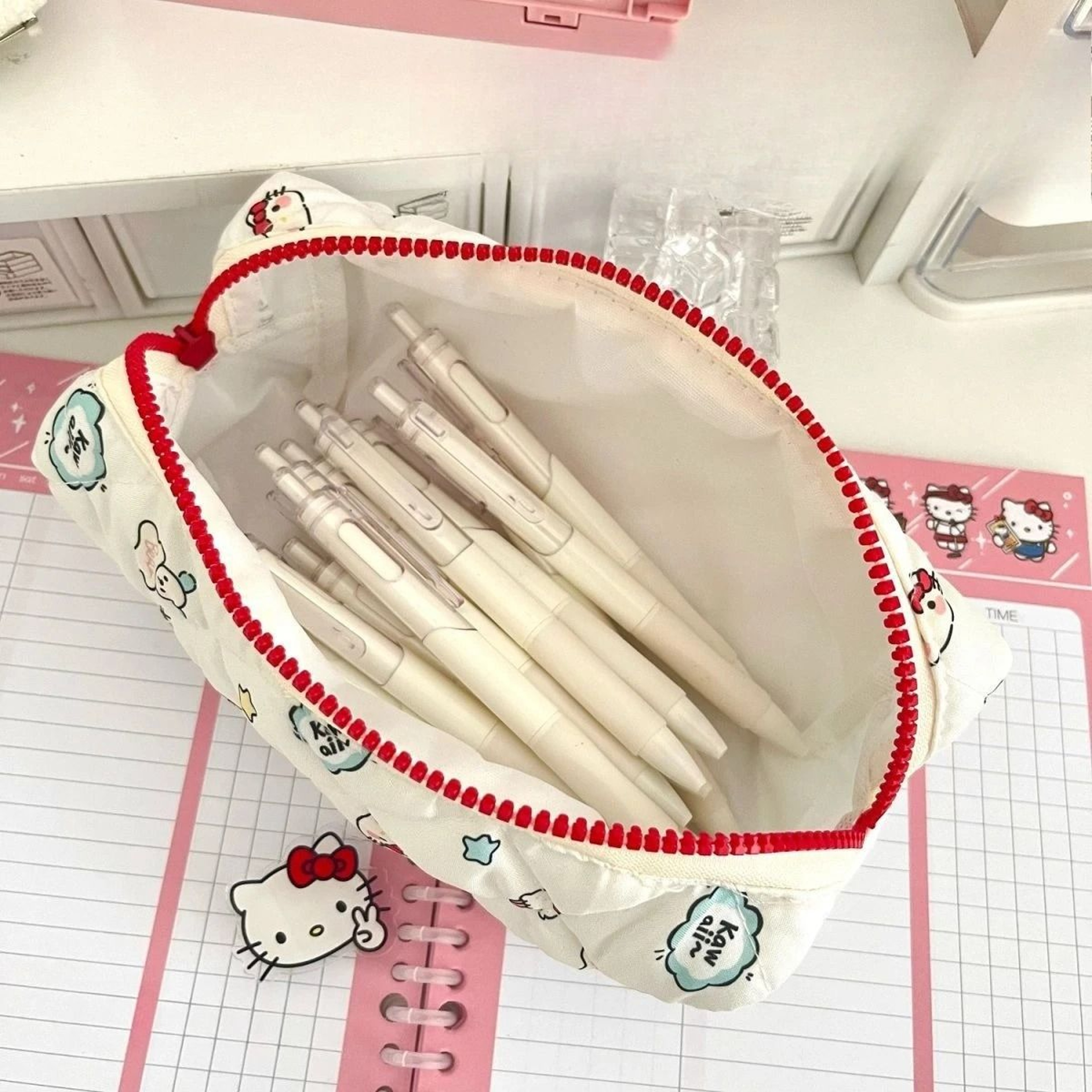 Hello Kitty Large Capacity Cute Cartoon Makeup And Stationery Storage Bag 0