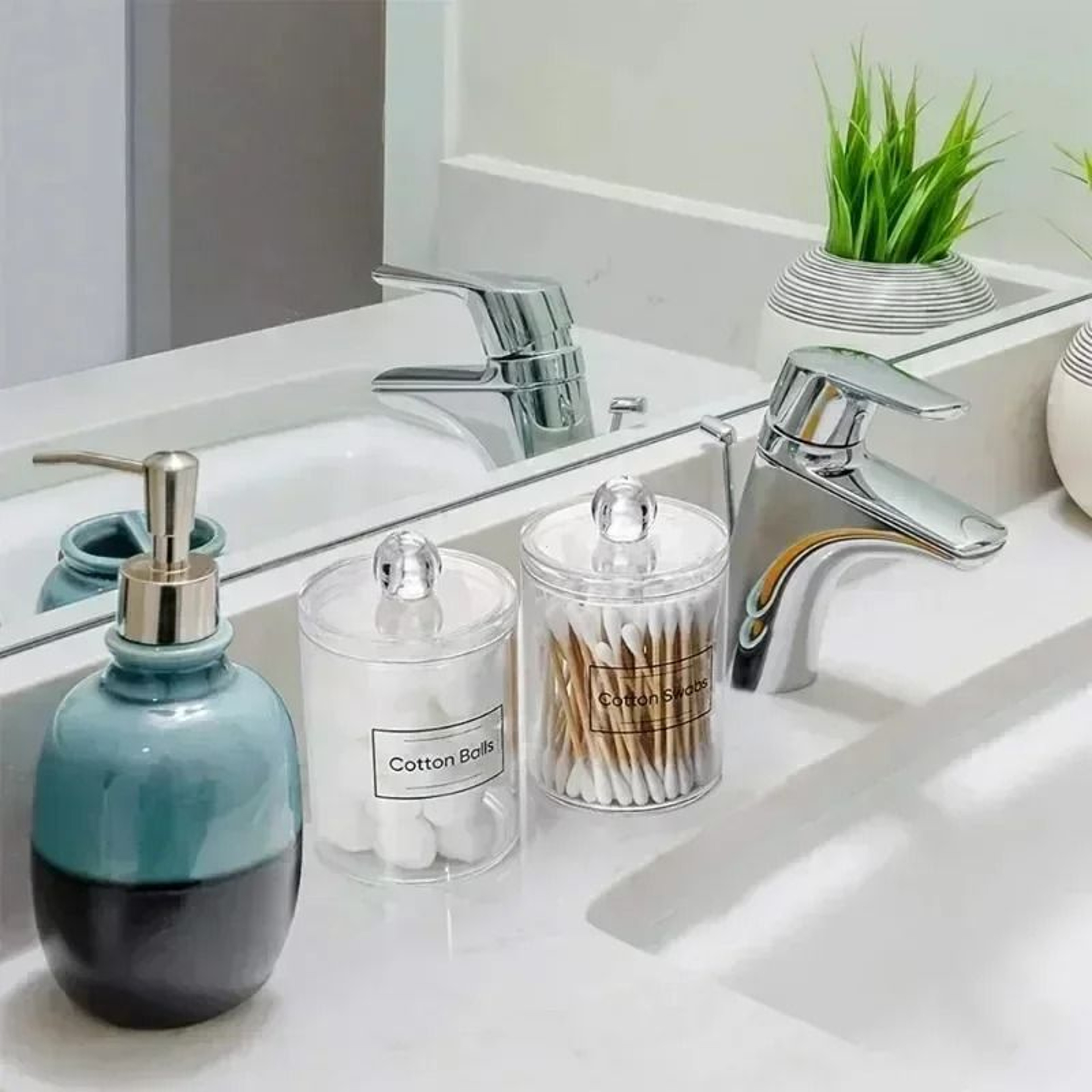Clear Acrylic Makeup Organizer Jewelry And Cosmetic Storage Case 13