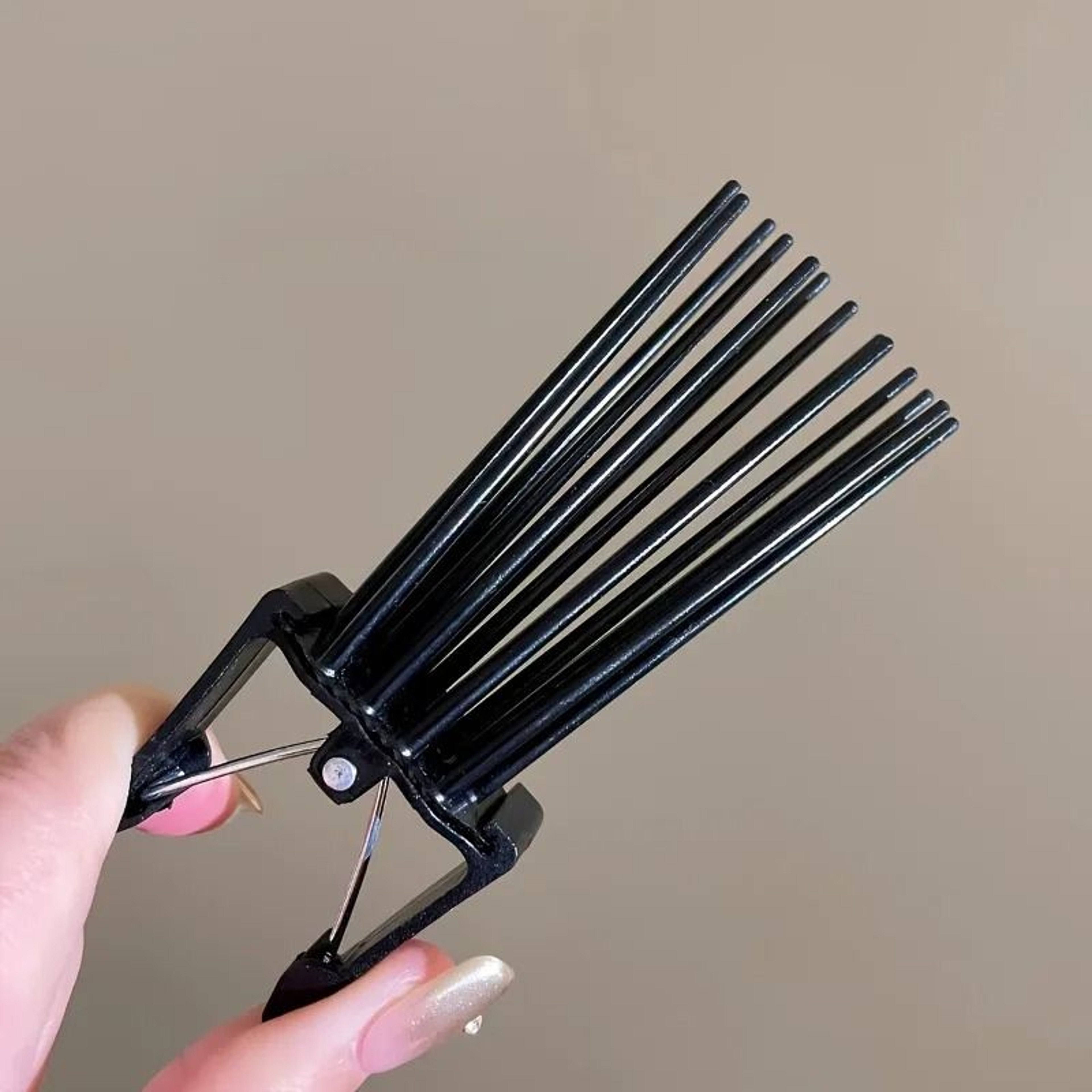 Black High Crown Fluffy Hair Volumizing Clip For Natural Root Lift And Bangs Styling 1