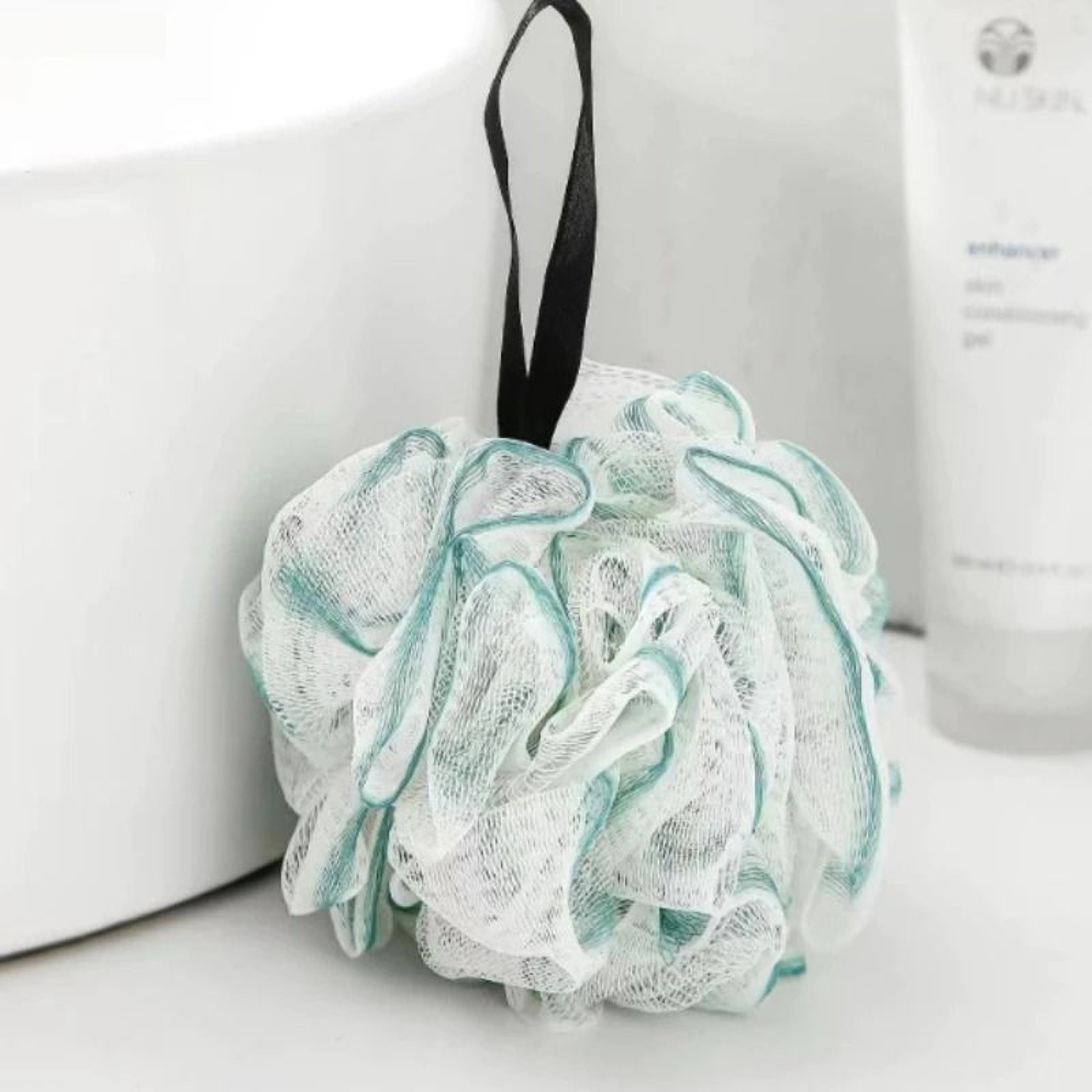 Luxurious Soft Shower Loofah Bath Sponge With Rich Lather 1