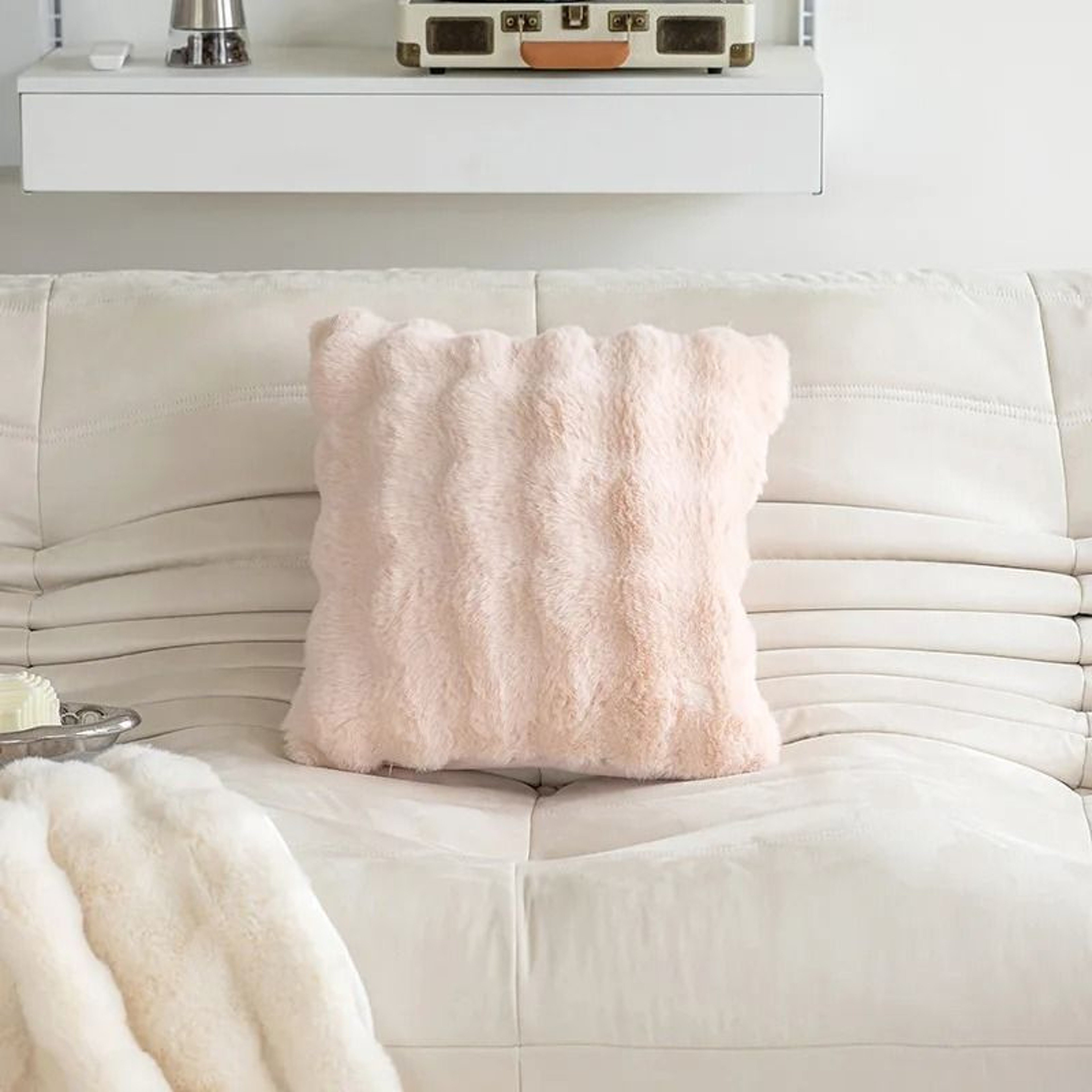 Plush Faux Rabbit Fur Decorative Throw Pillow For Sofa And Bed 3