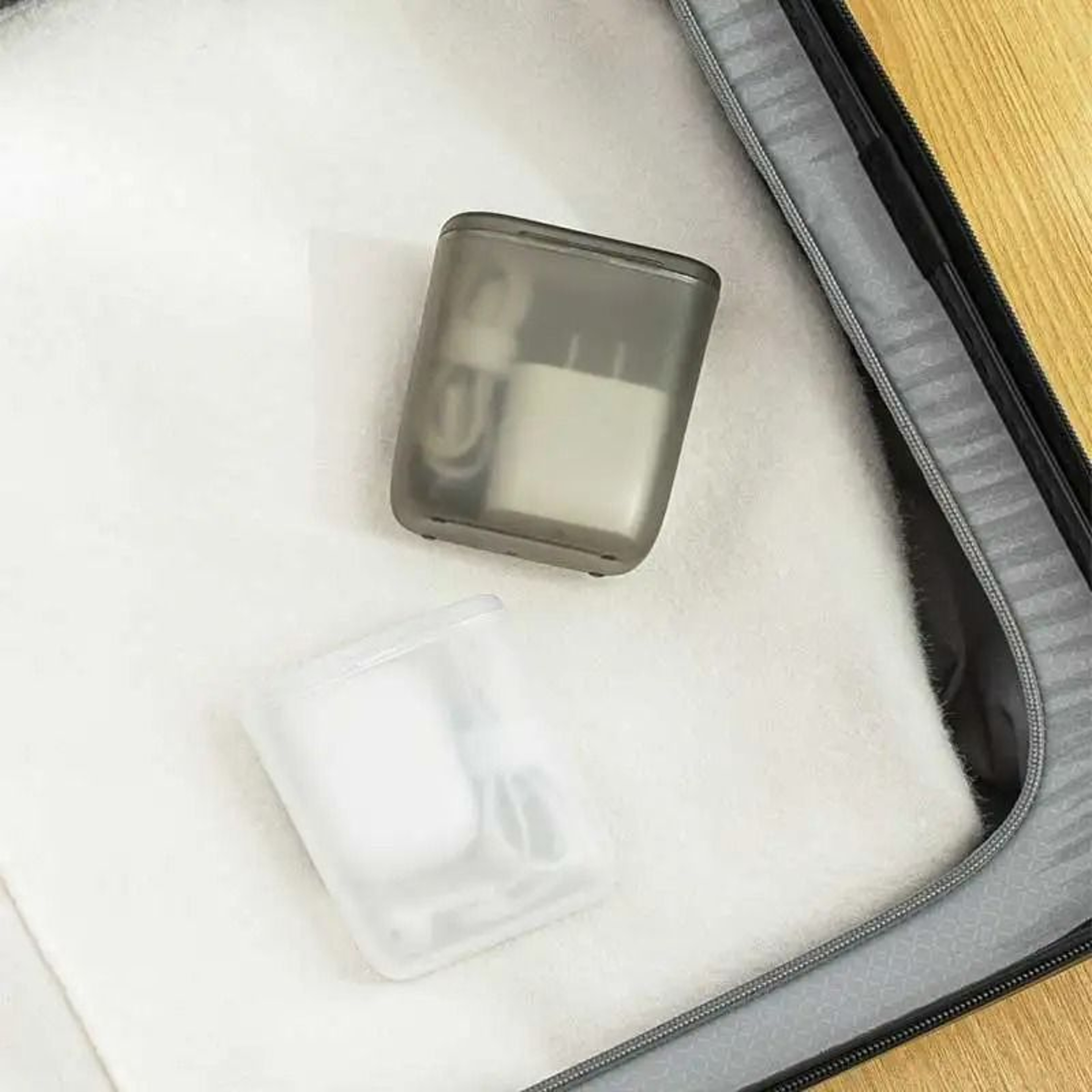 Dustproof Cable Organizer Box With Lid Transparent Desktop Charger Storage Box 10