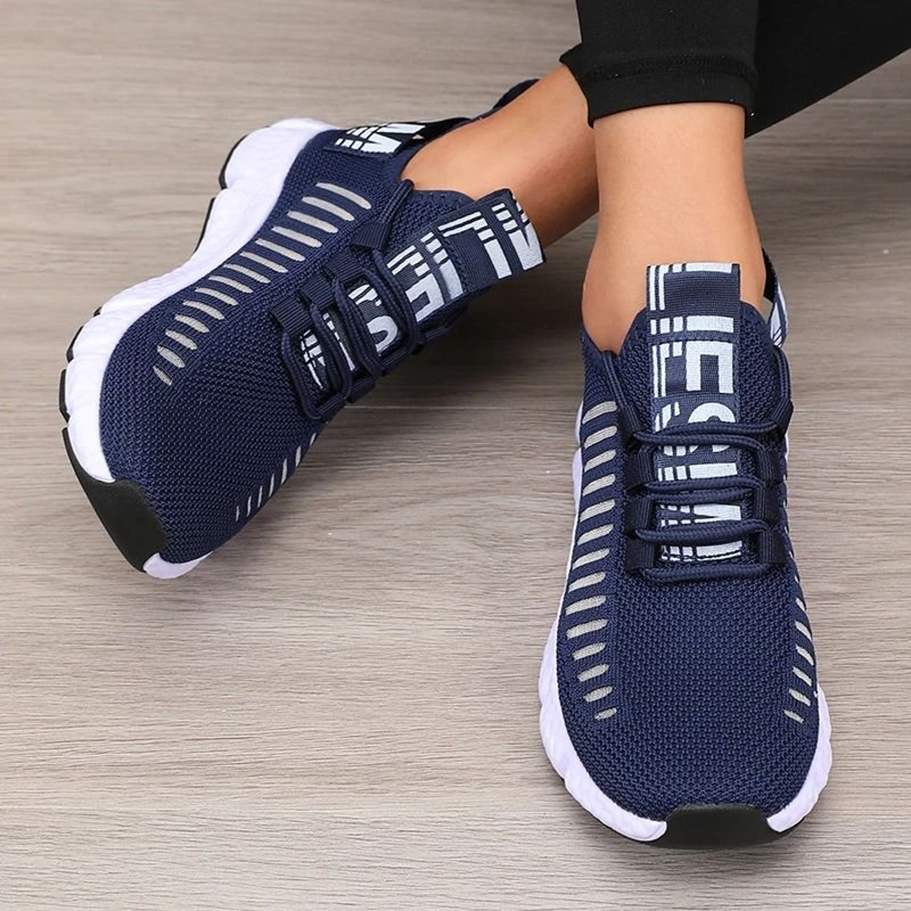 Mesh Walking Shoes Lightweight Sports Sneakers Breathable Jogging Strap Casual Shoes 2