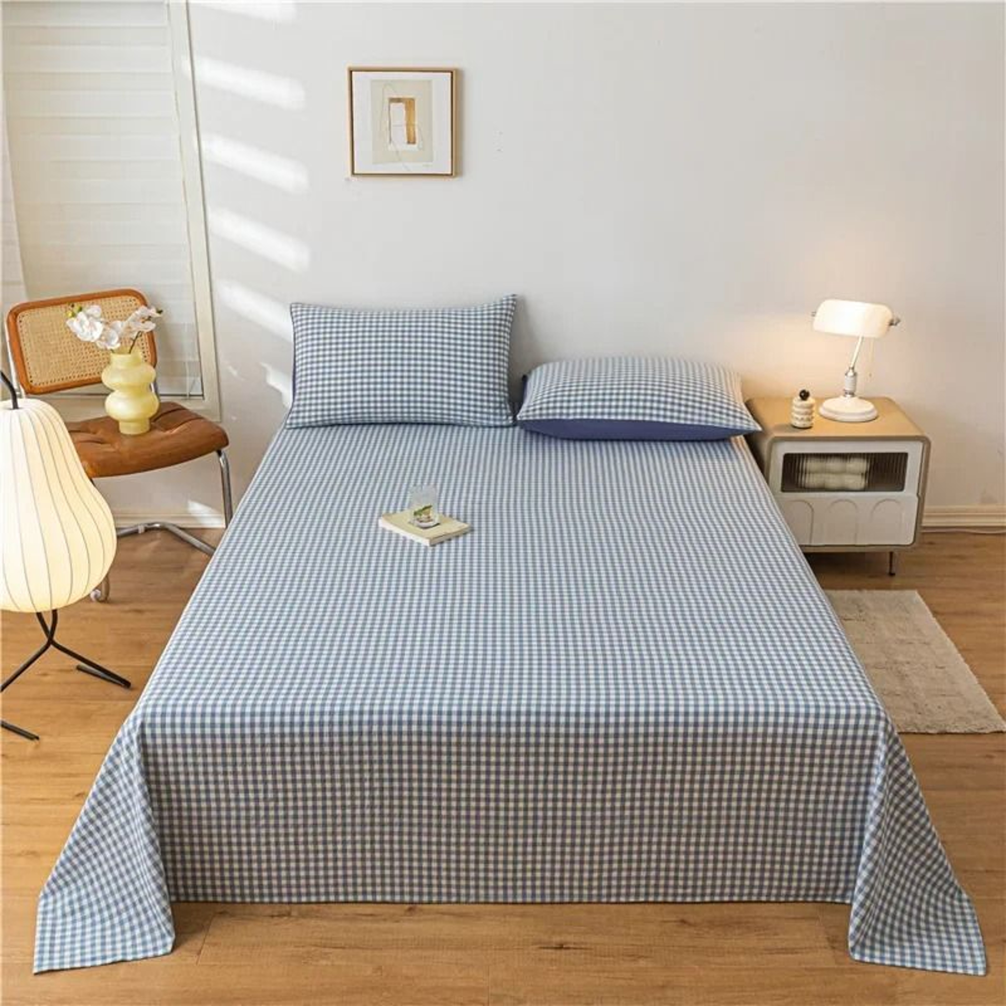 CozyGrid Soft Grid Bed Sheet For Bedroom And Guestroom 0