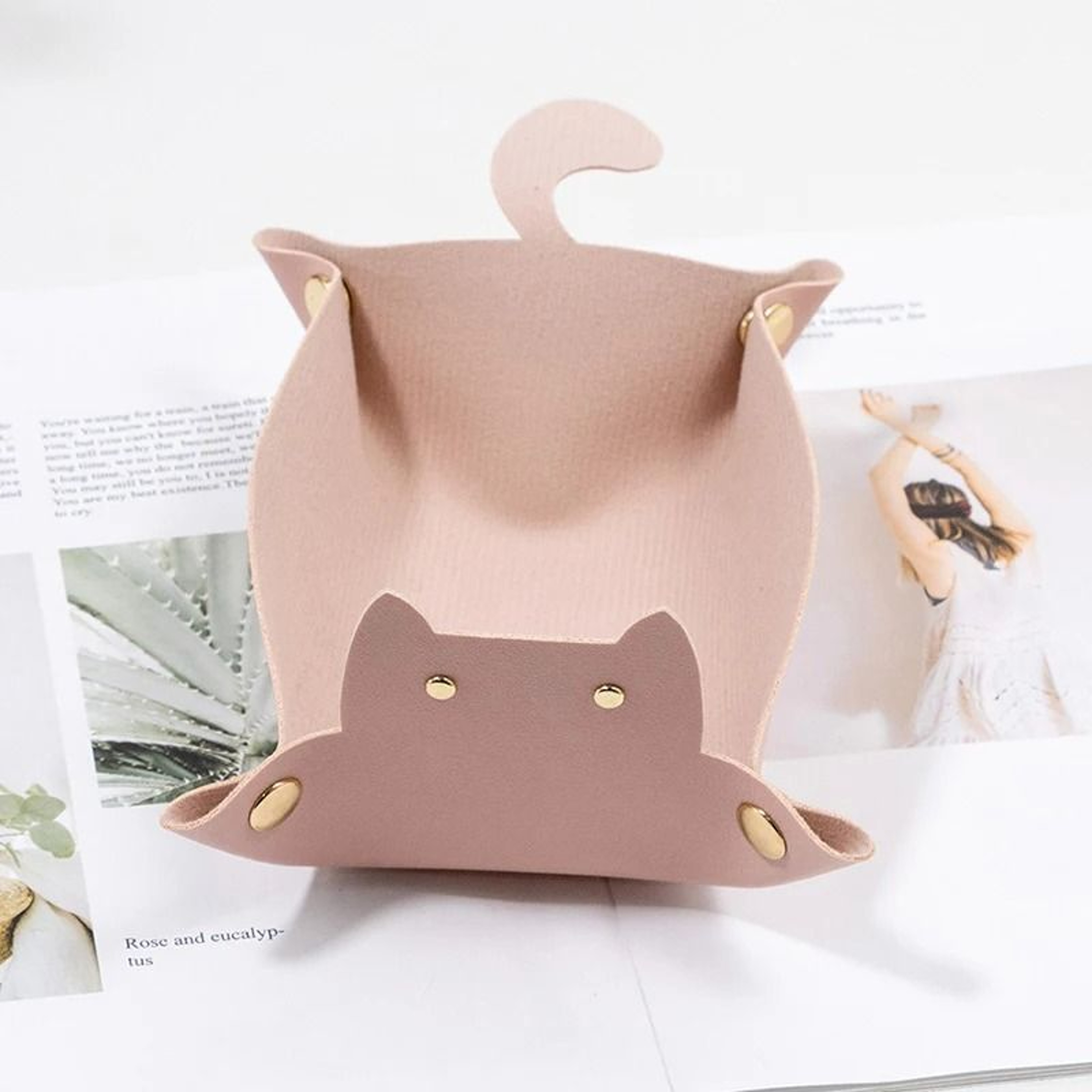 PU Leather Cat Shape Storage Tray Desktop Jewelry Organizer 1