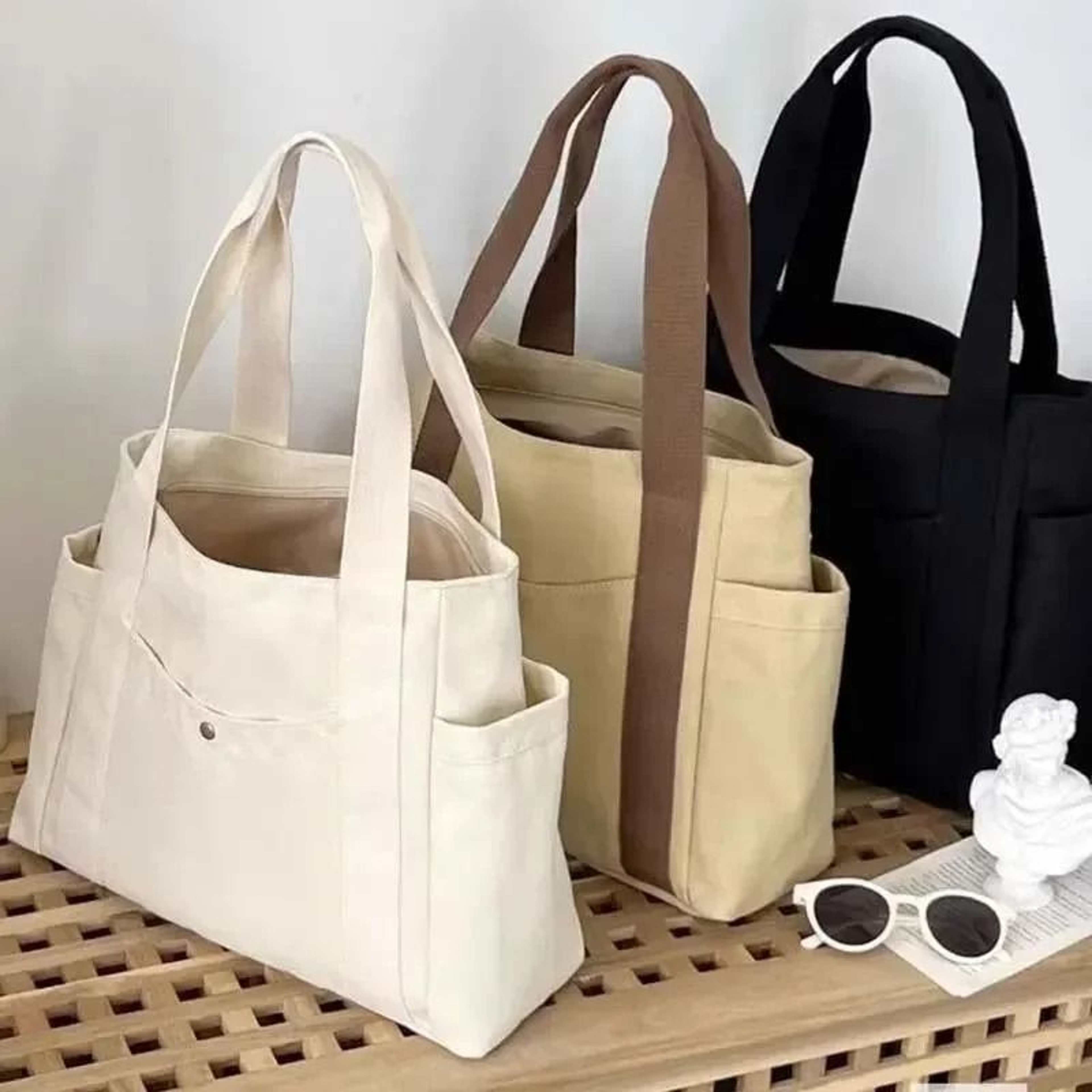 Versatile Large Capacity Canvas Shoulder Tote Bag For Work And Students 0