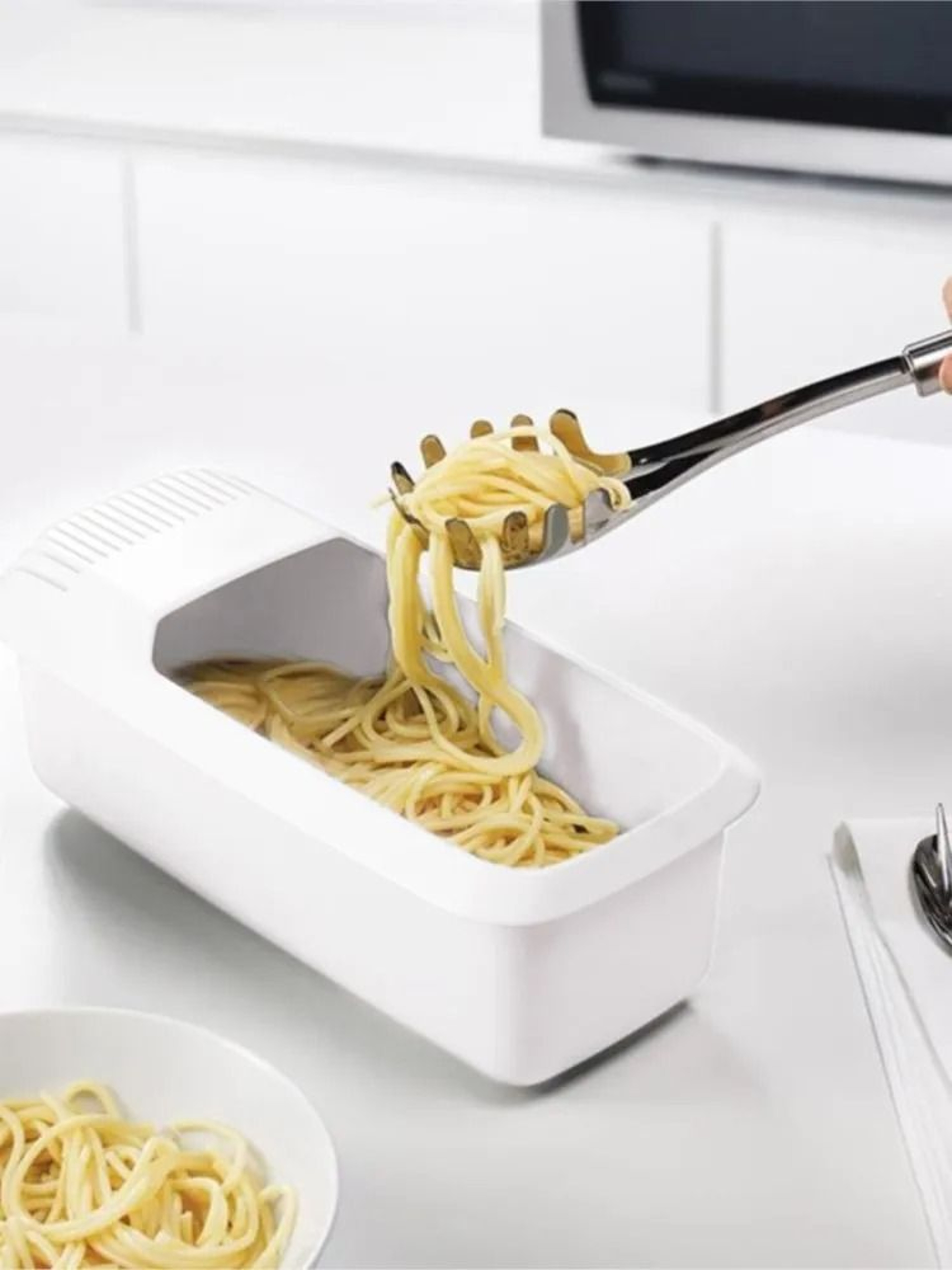 Eco Friendly Microwave Pasta Cooker With Strainer Noodle Cooking Container 6