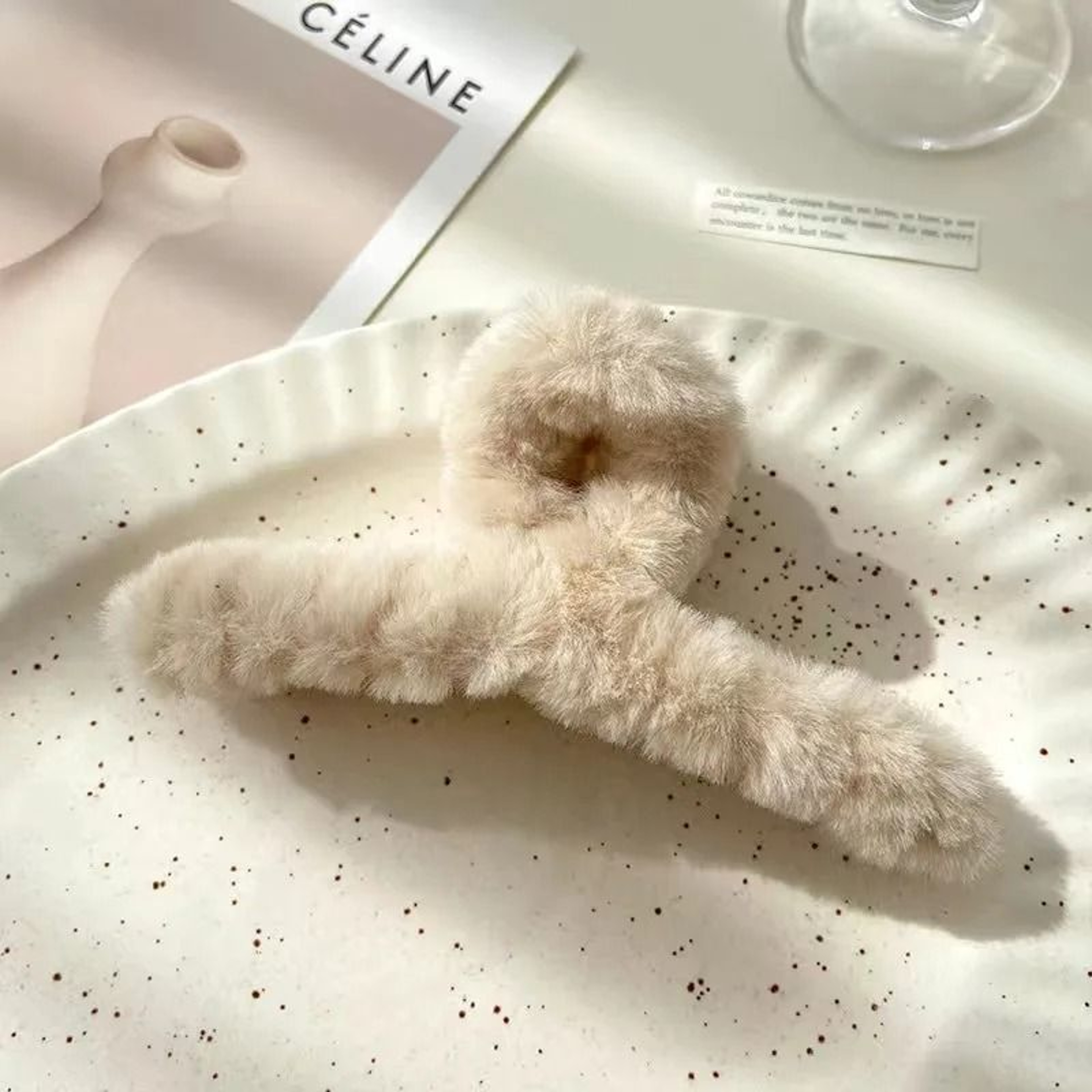 Extra Large Plush Hair Claw Clip Korean Style Soft Hair Clip For Thick Hair 4