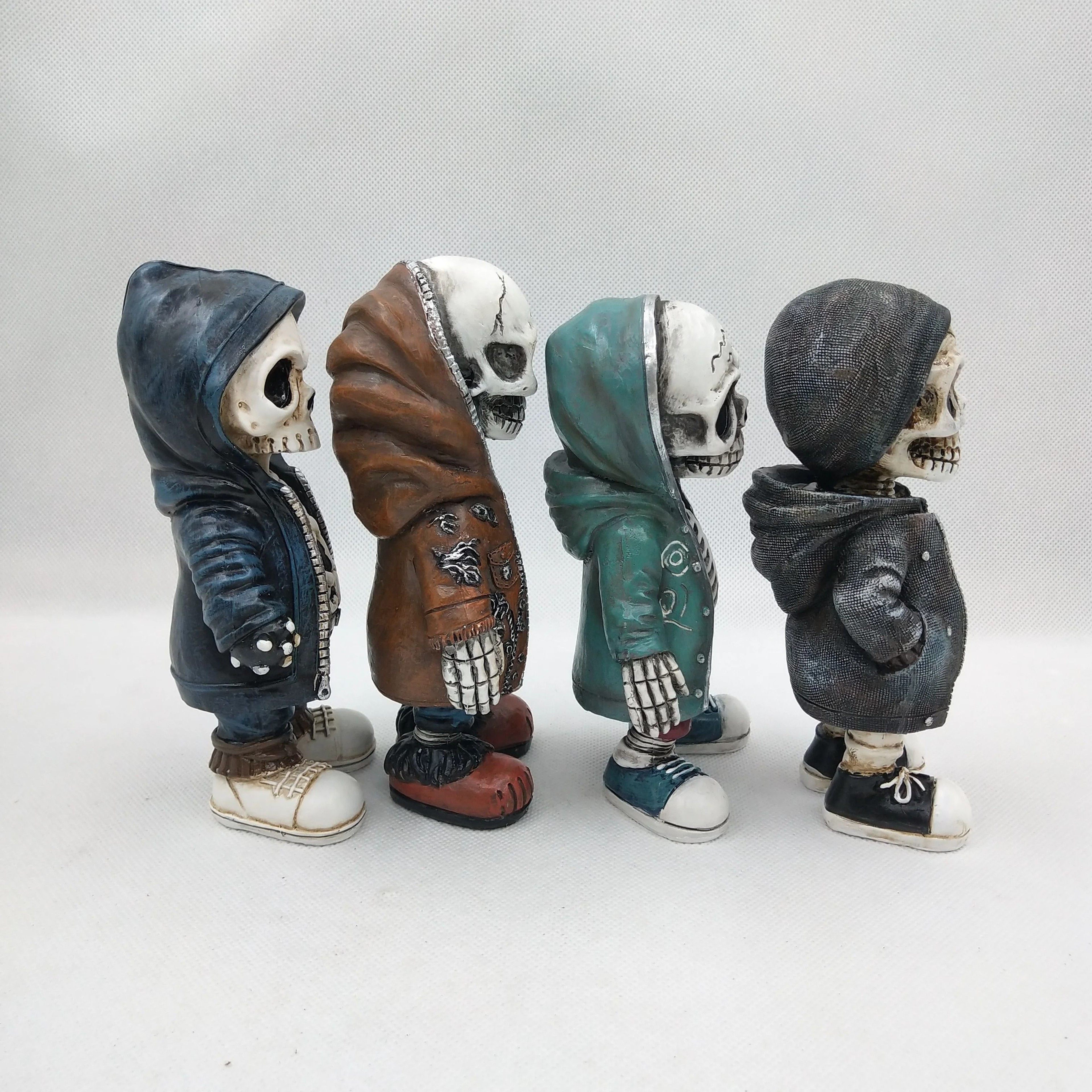 Cool Skeleton Figurine Resin Skull Statue Halloween Desk Decor 8