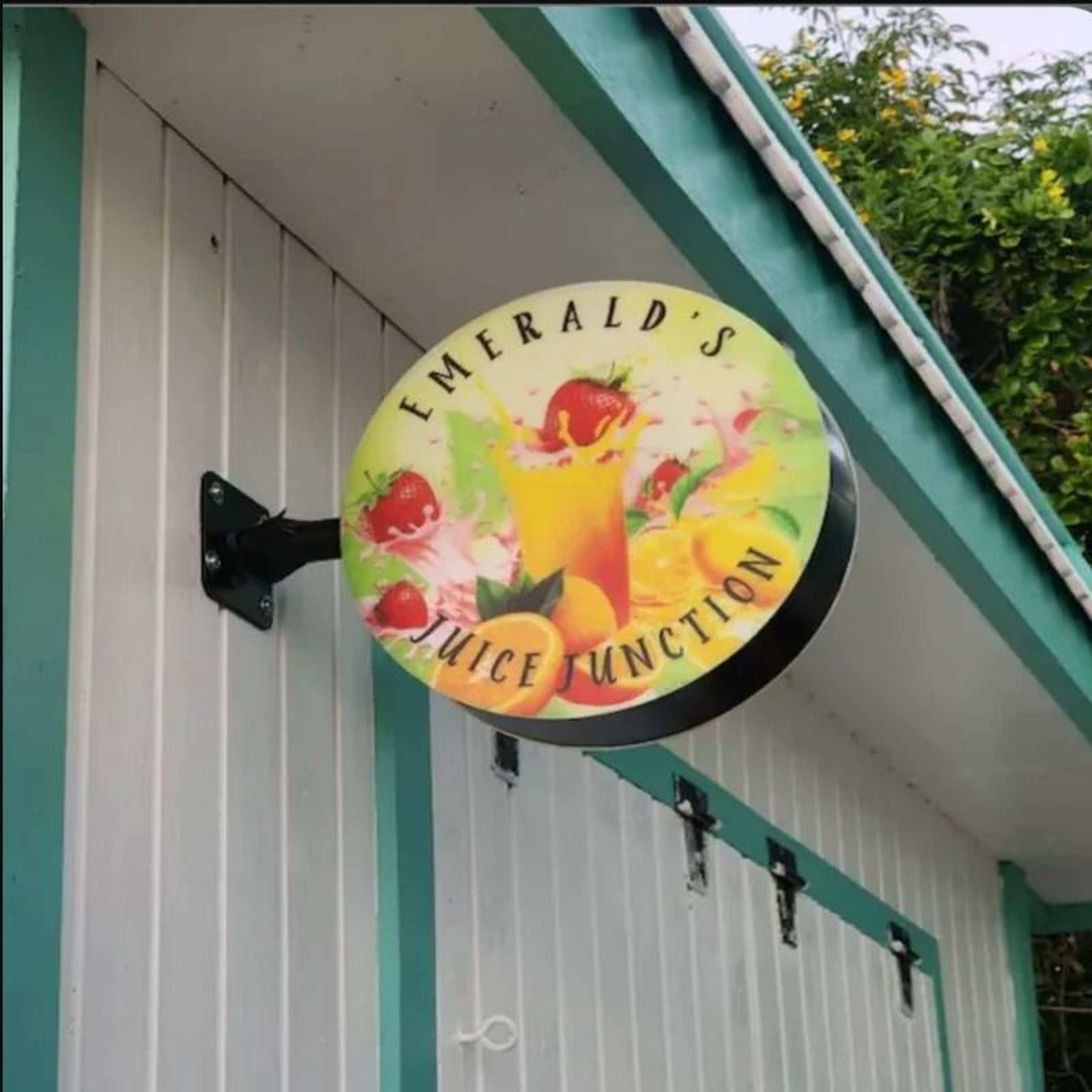 Custom LED Lightbox Sign Outdoor Double Sided Round Projecting Shop Sign 6