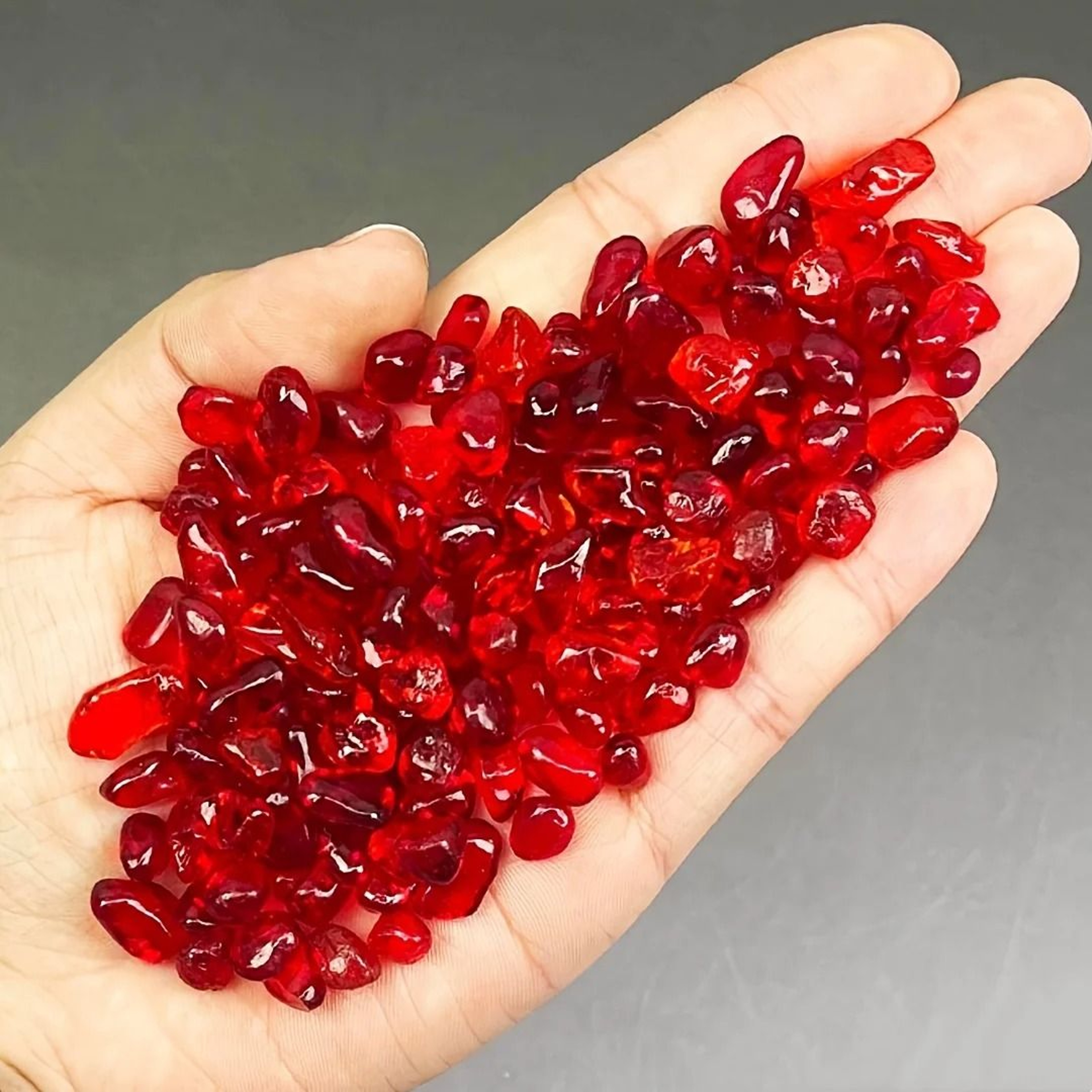 Premium Red Glass Gravel For Aquarium And Vase Decoration 2