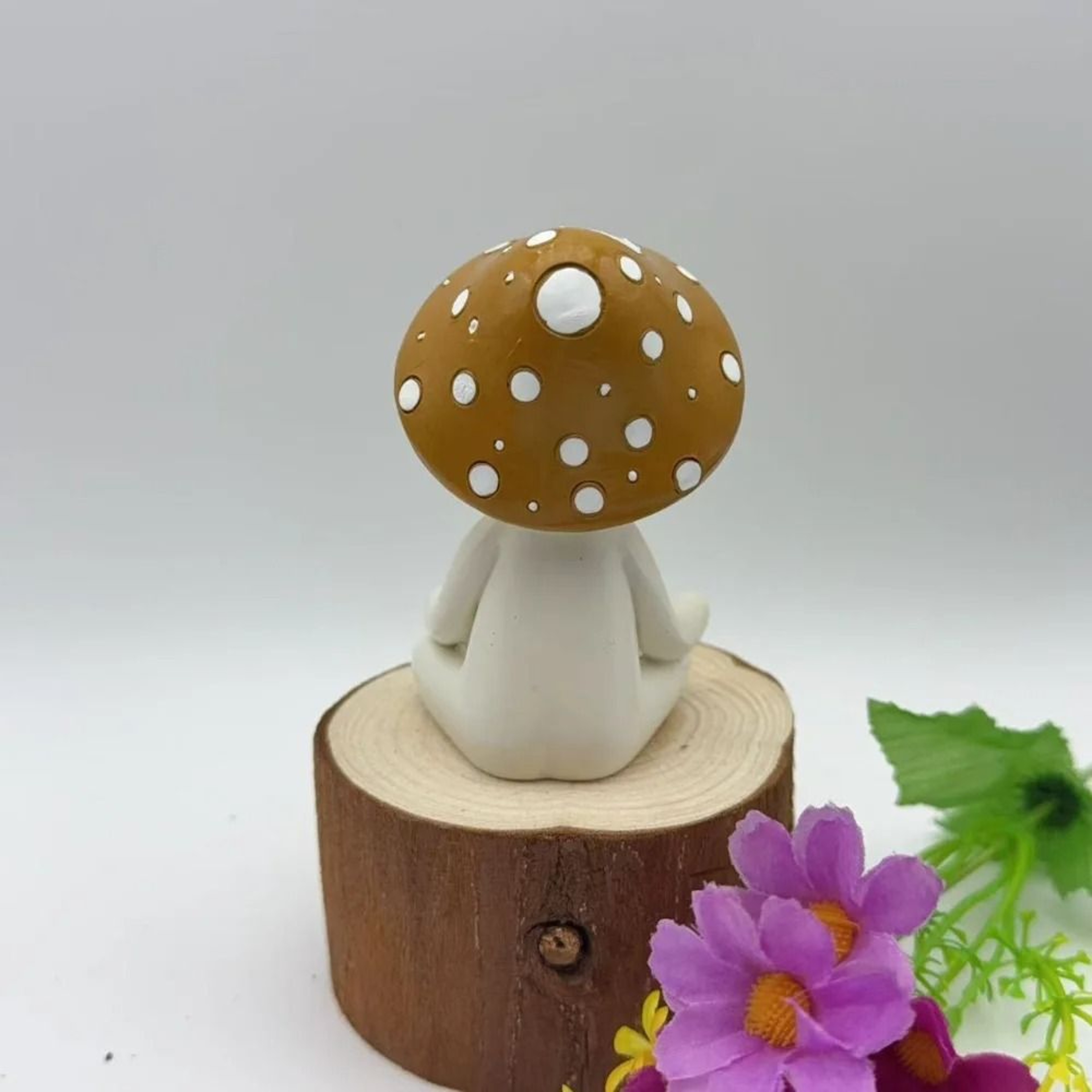 Meditation Mushroom Decor Cute Yoga Figurine Resin Desk Ornament For Peaceful Home Styling 3