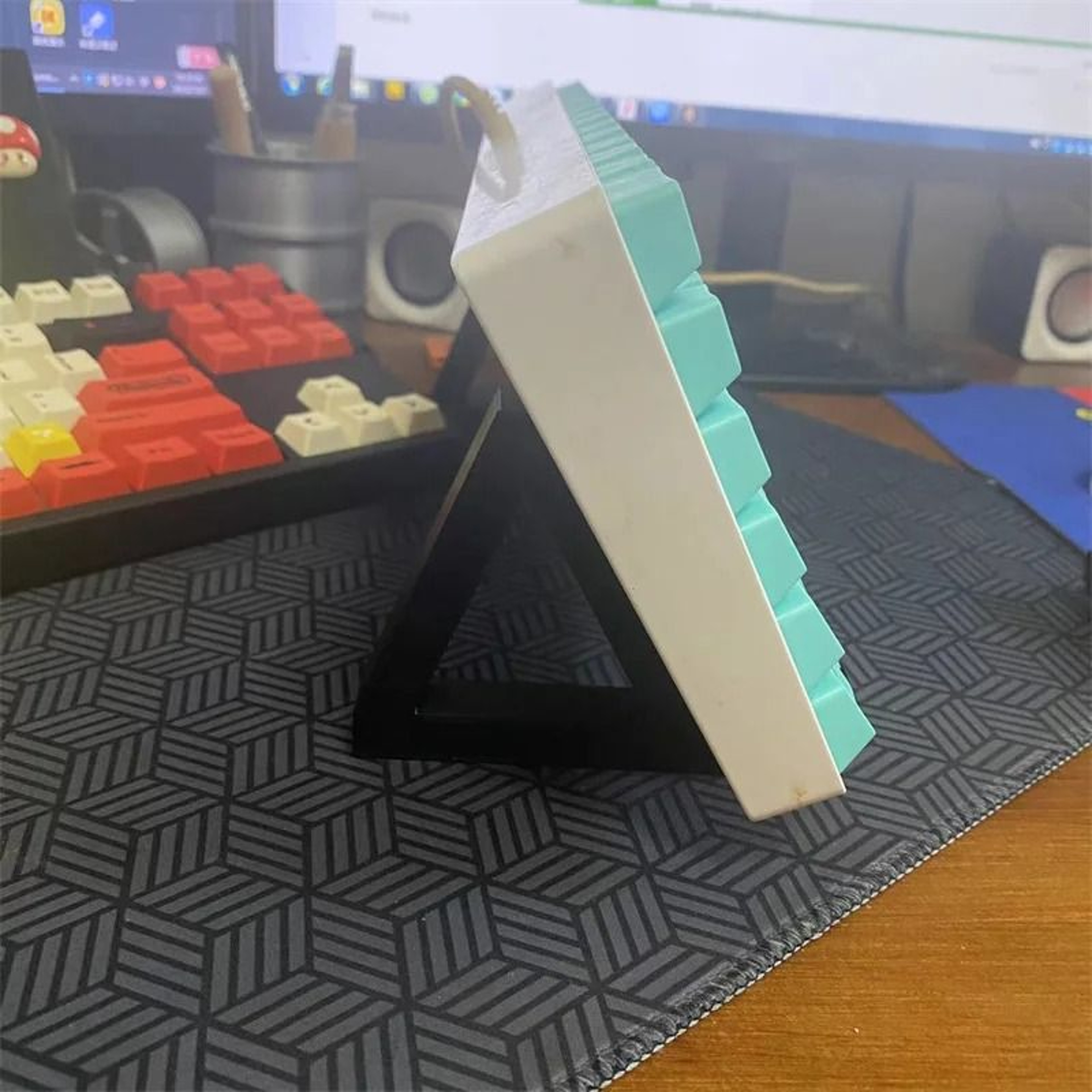 Mechanical Keyboard Display Stand Desk Keyboard Organizer Rack 11